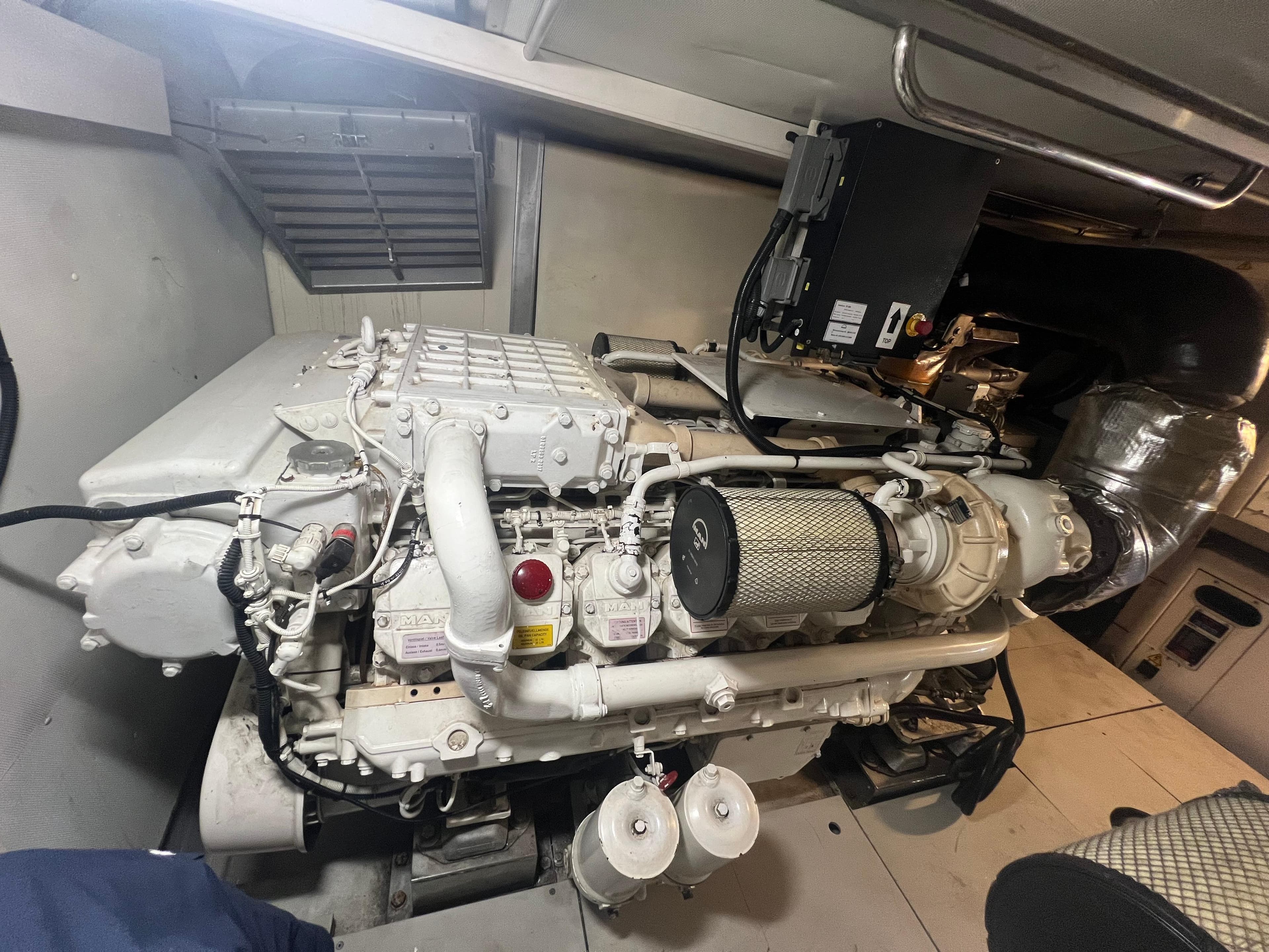 2007 Azimut 68E - 63