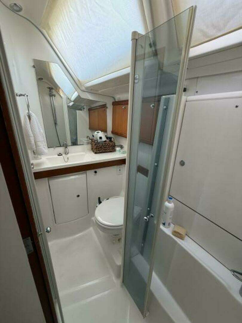 2007 Beneteau 49 - Image 21
