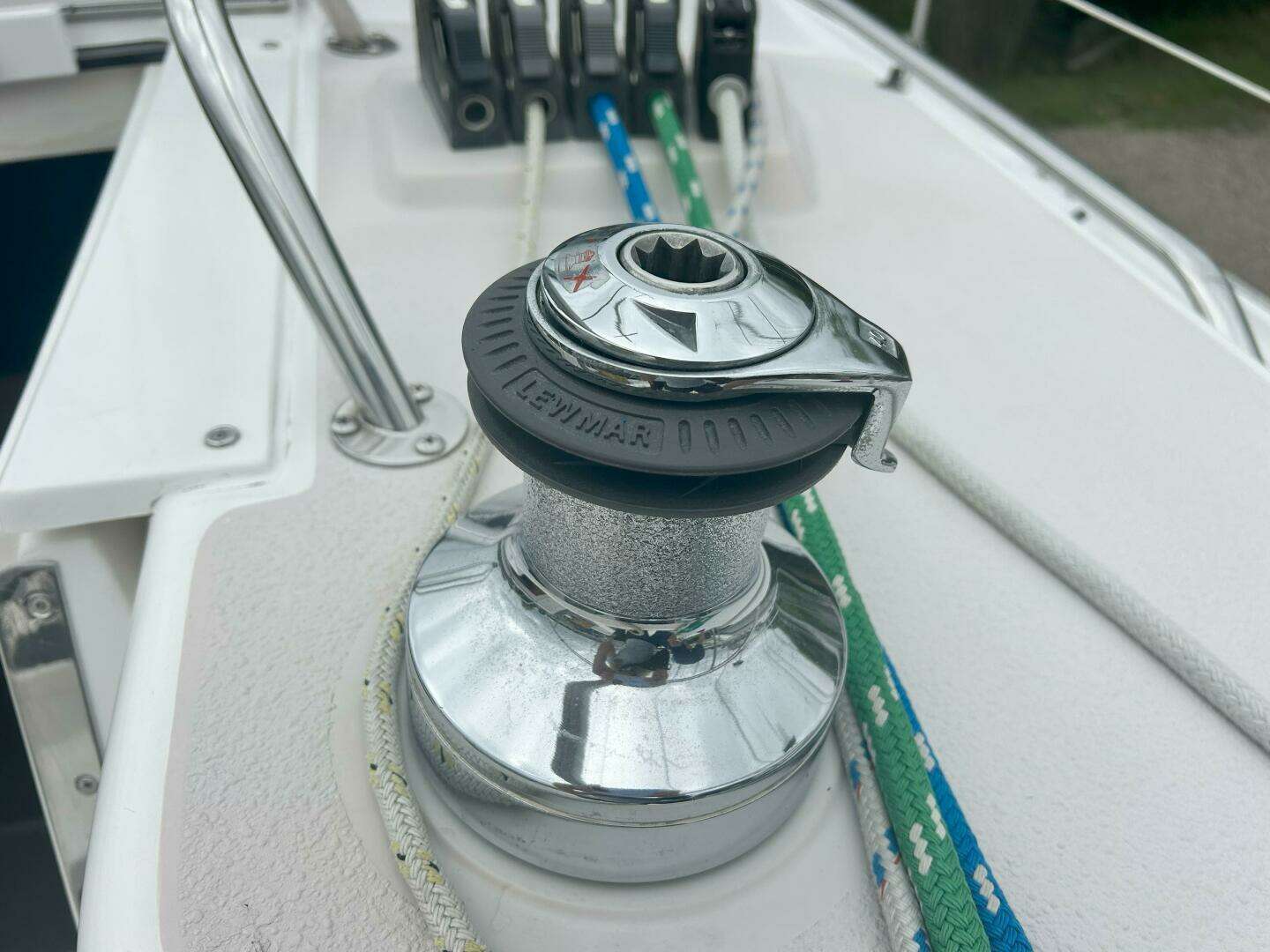 1999 Catalina 380 - Image 12