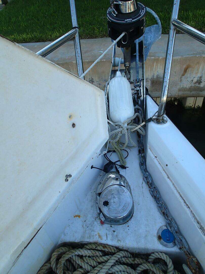 1997 Hunter 376 - Image 32
