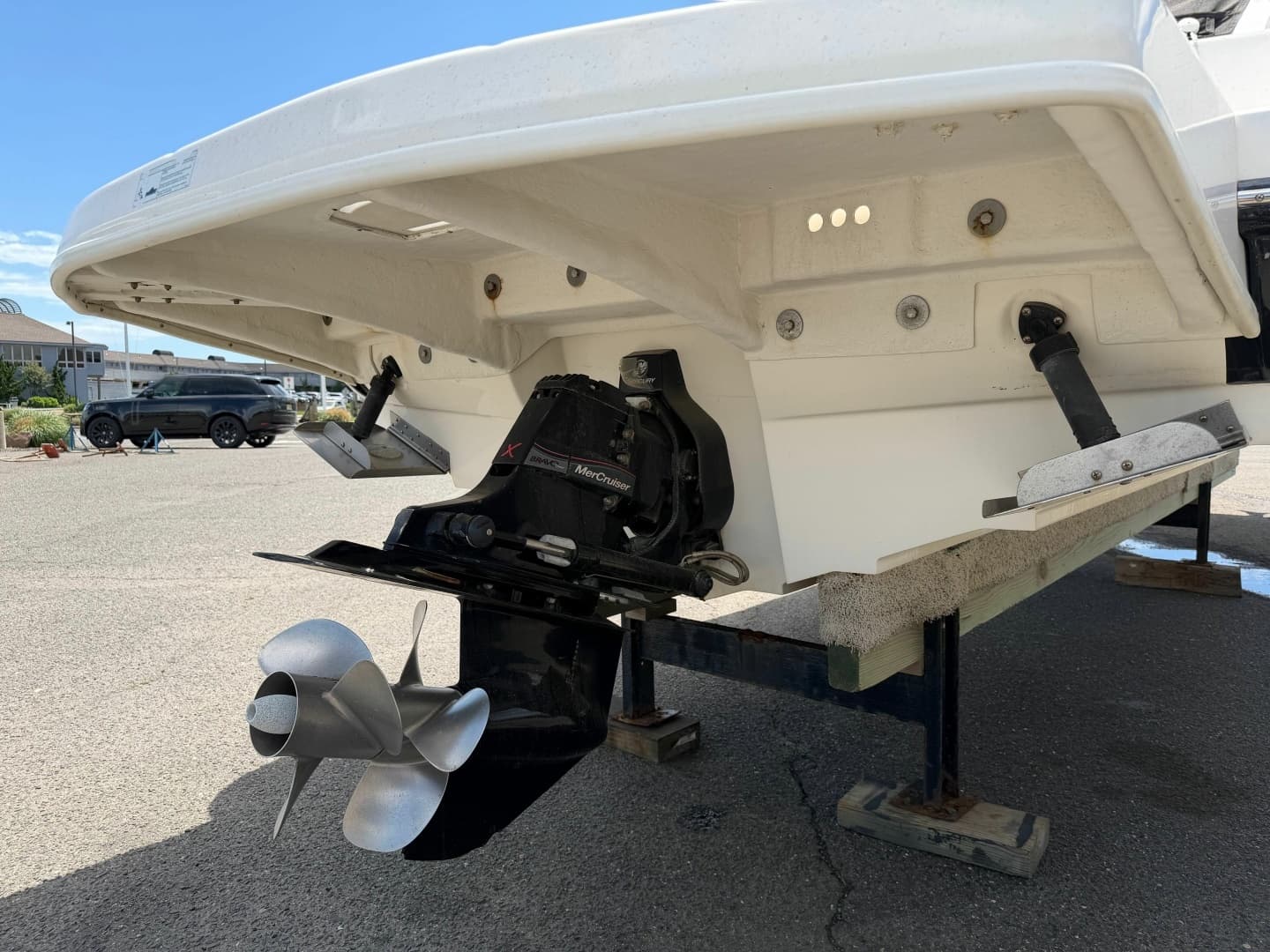 2013 Sea Ray 300 Sundeck - Image 3