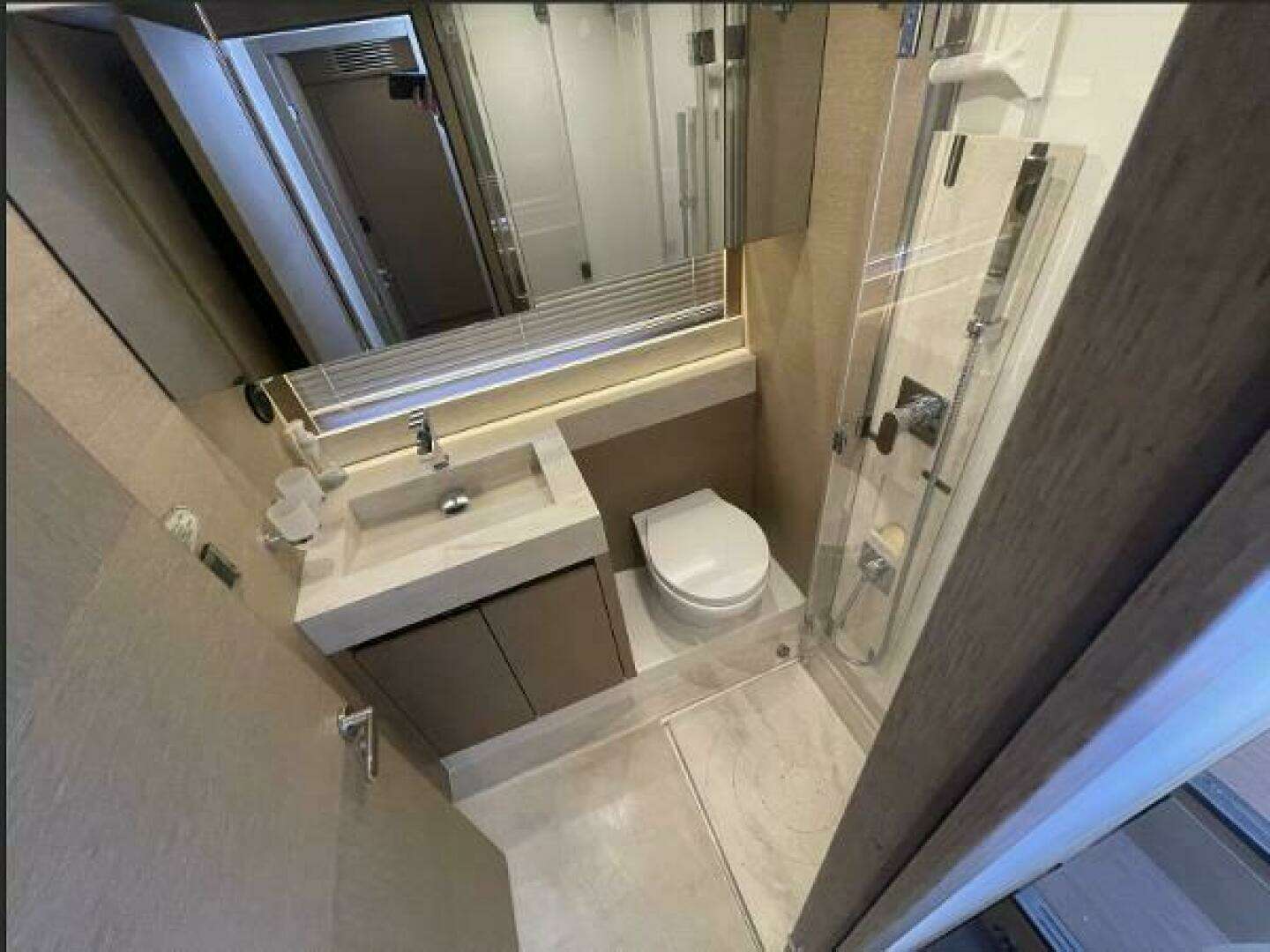 2018 Prestige 520 - Image 50
