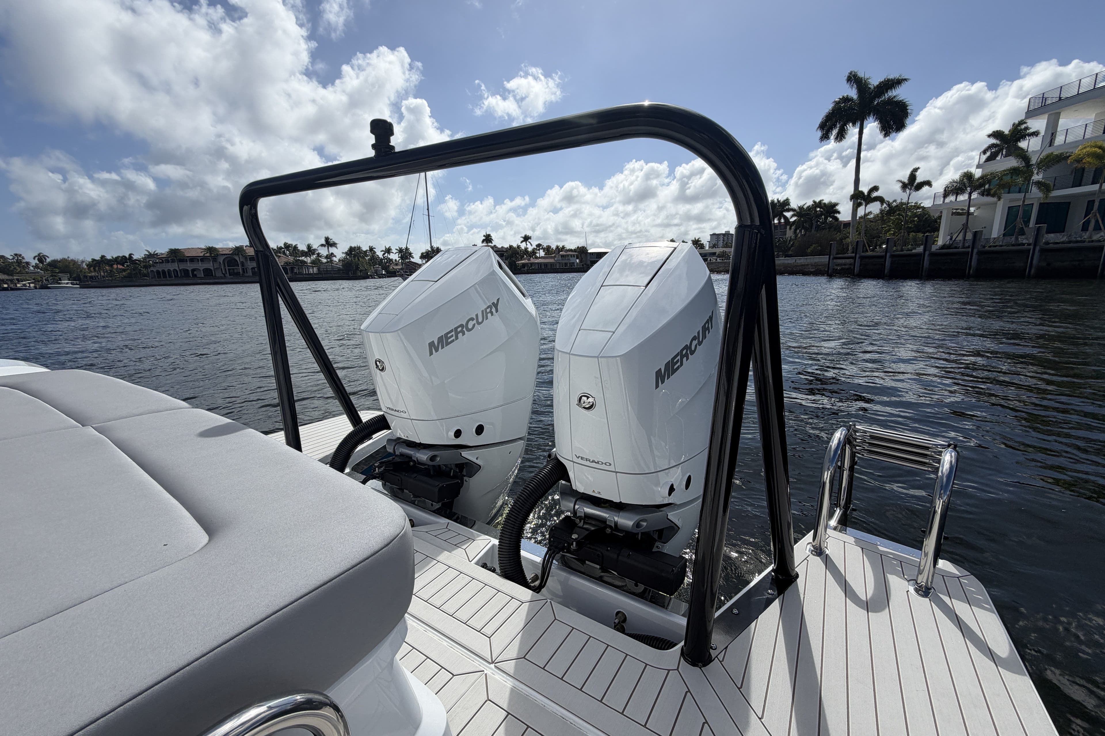 2026 Cruisers Yachts 38 VTR - 17