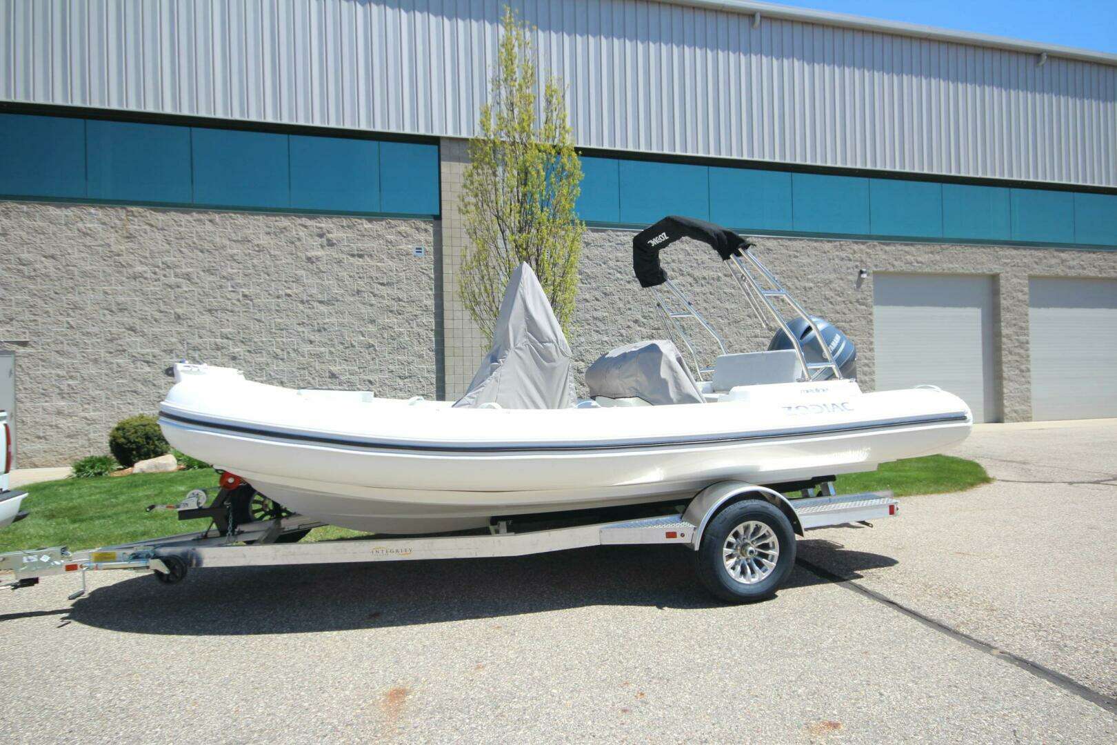 2025 Zodiac Medline 5.8 NEO - Image 3