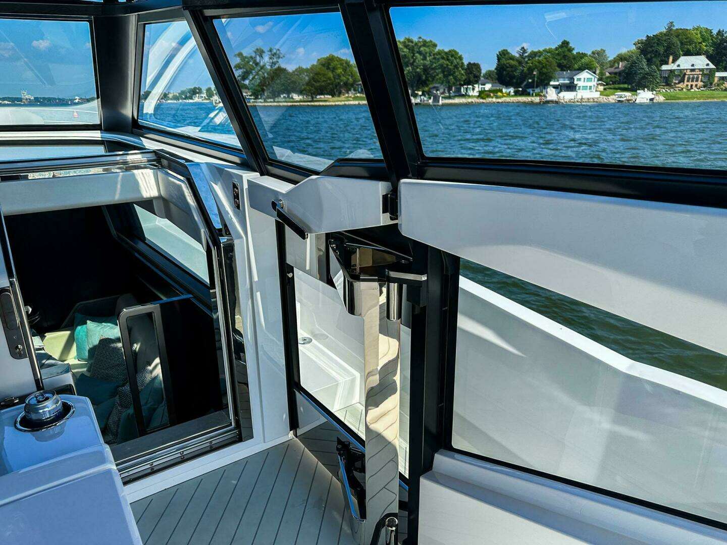 2027 Sunseeker 55 Superhawk - Image 13