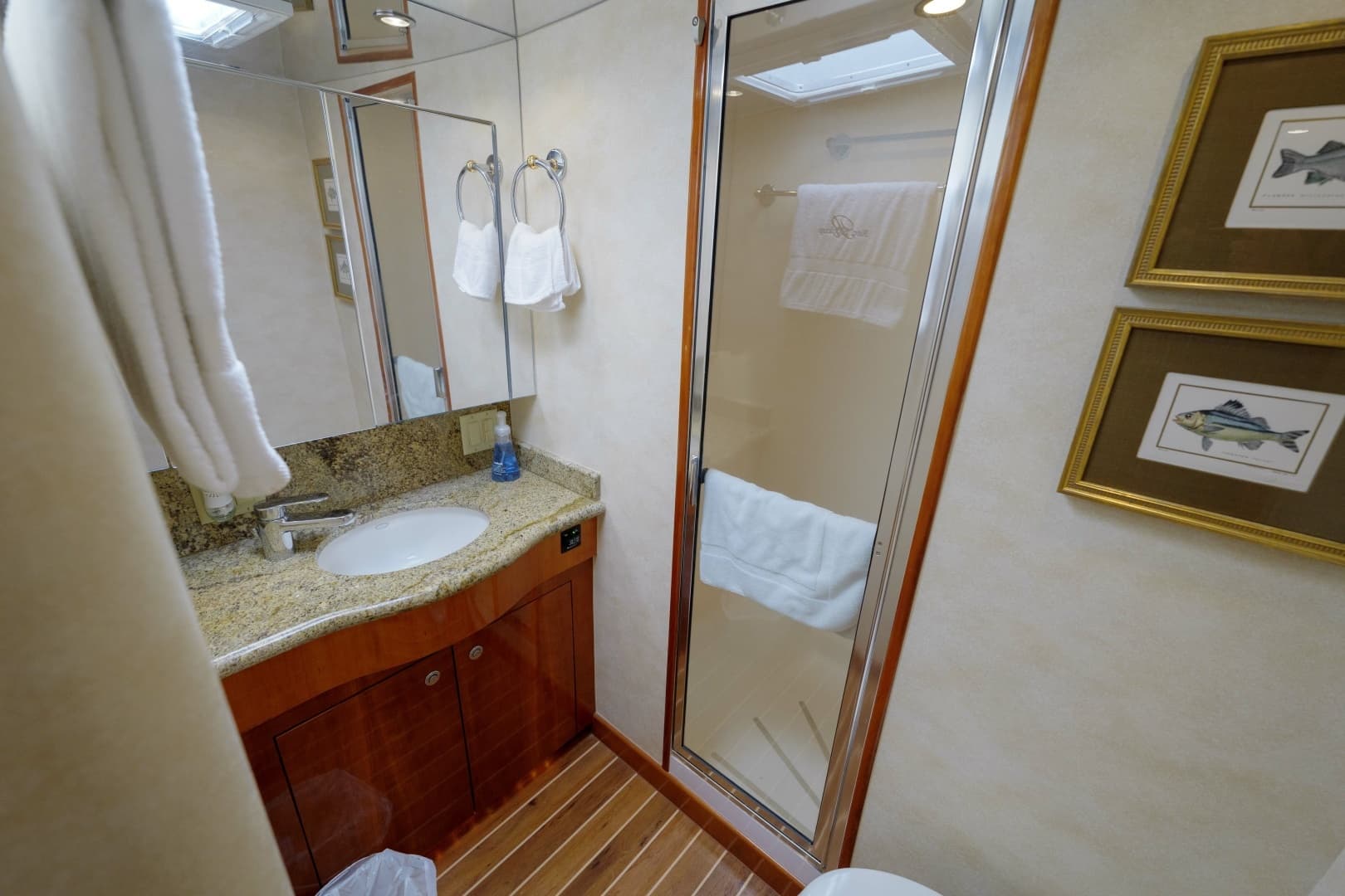 2002 Hatteras 60 Convertible - Image 11