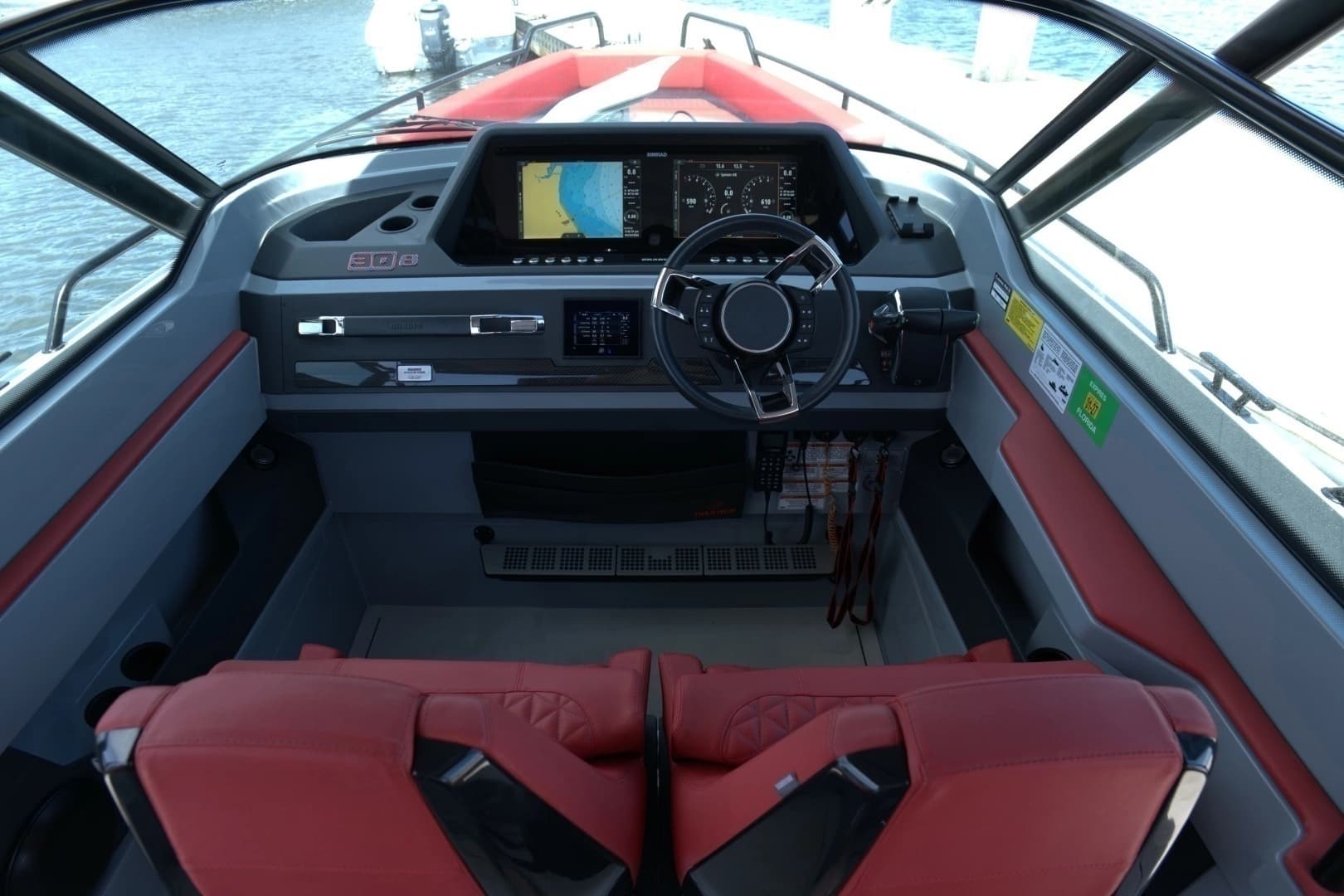 2023 Axopar 31 Brabus Shadow 500 - Image 2