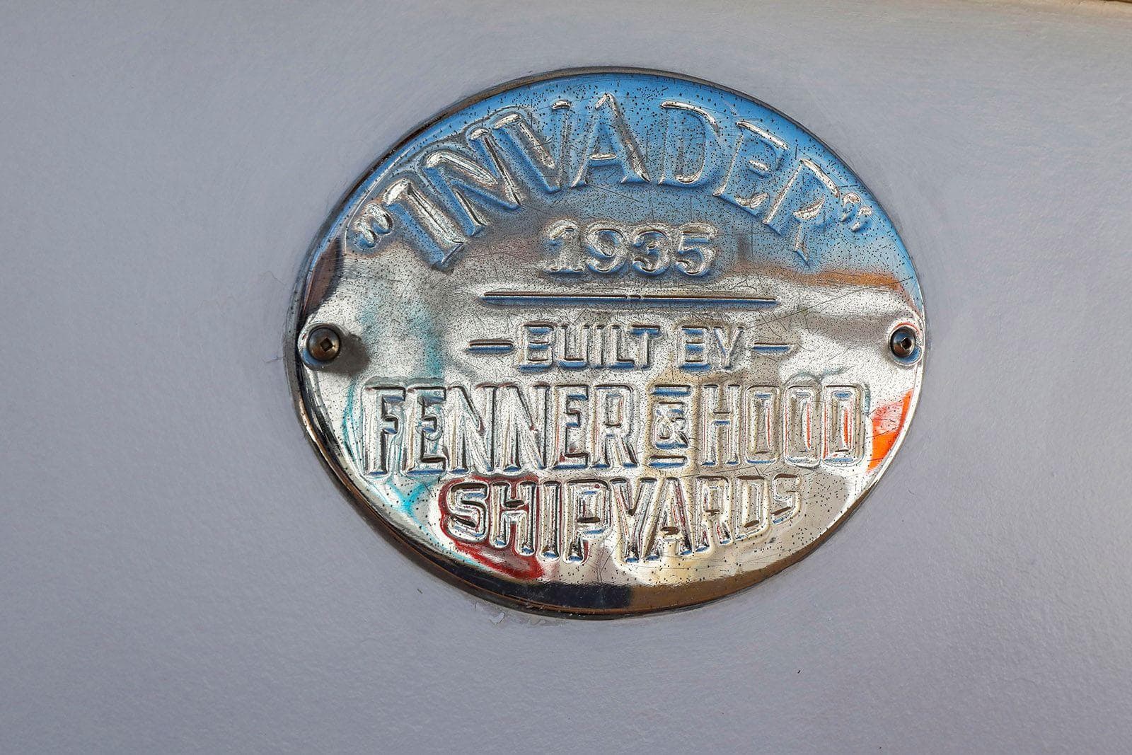 Plaque of 1935 Fenner & Hood Heritage Cruiser, "Invader," by Fenner & Hood Shipyards.