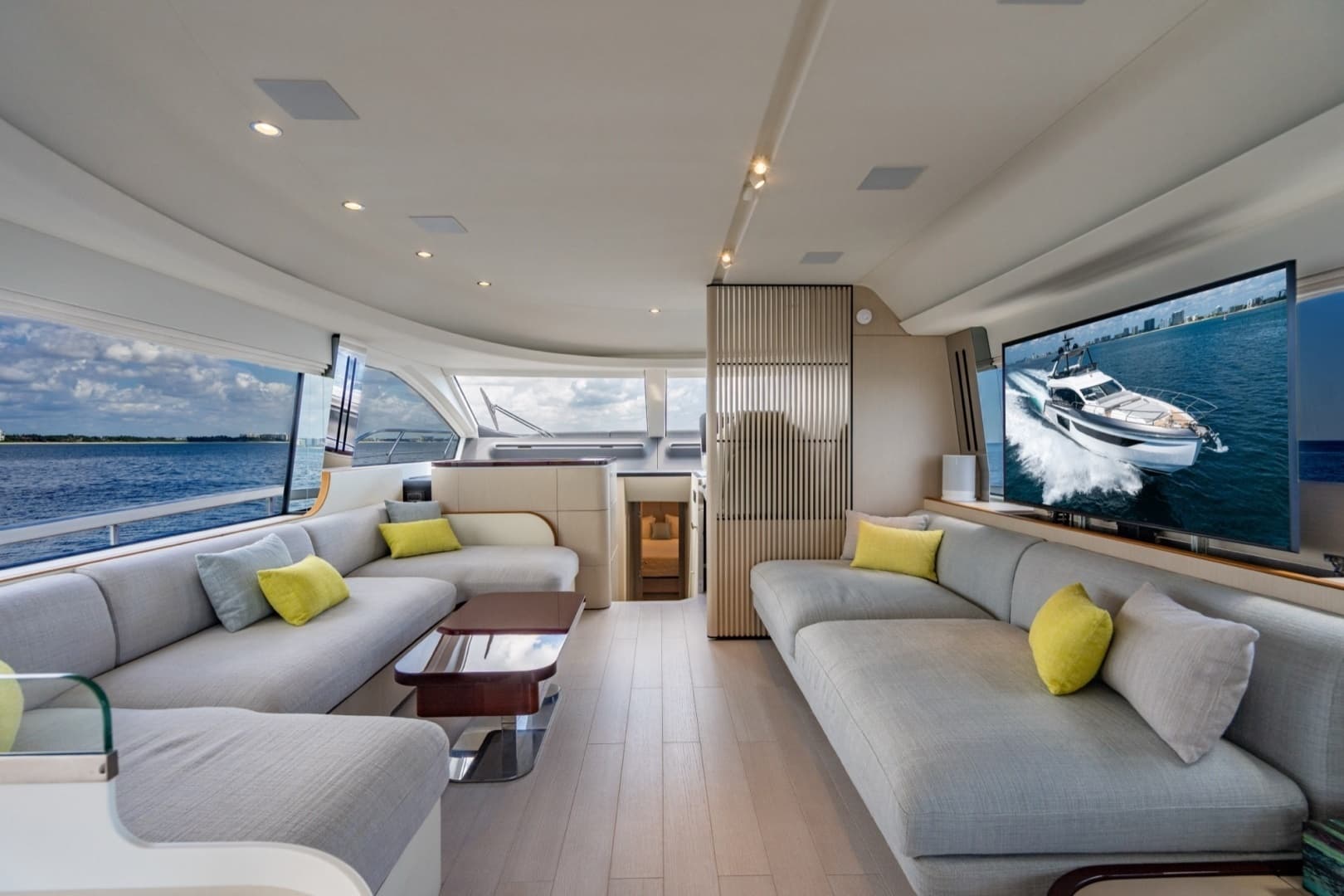 2023 Azimut Fly 68 - Image 8