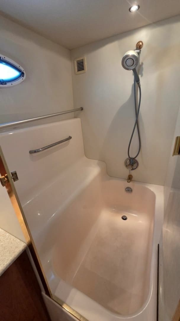 2001 Silverton 453 Motor Yacht - Image 60