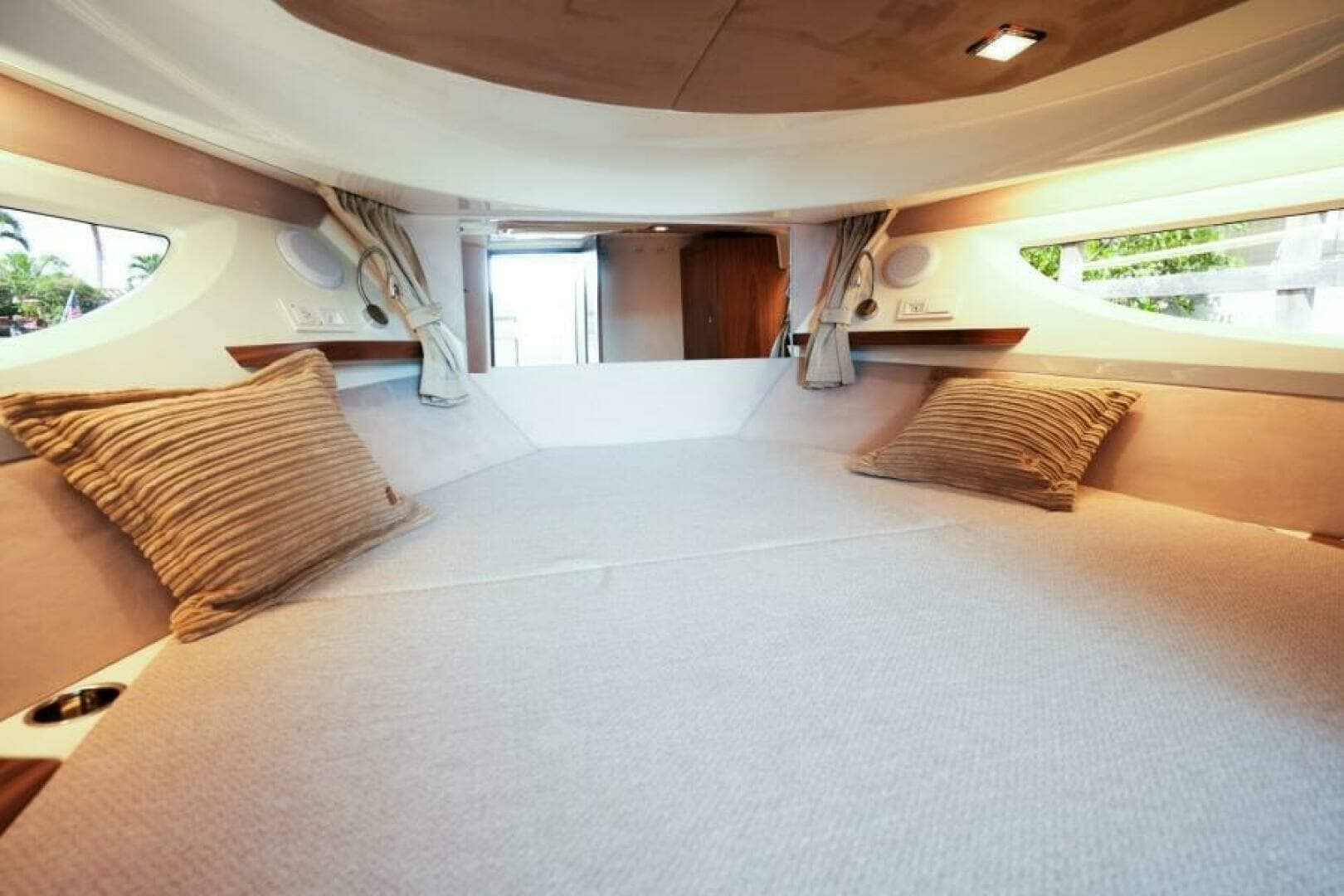 2026 Marex 360 Cabriolet Cruiser - Image 23