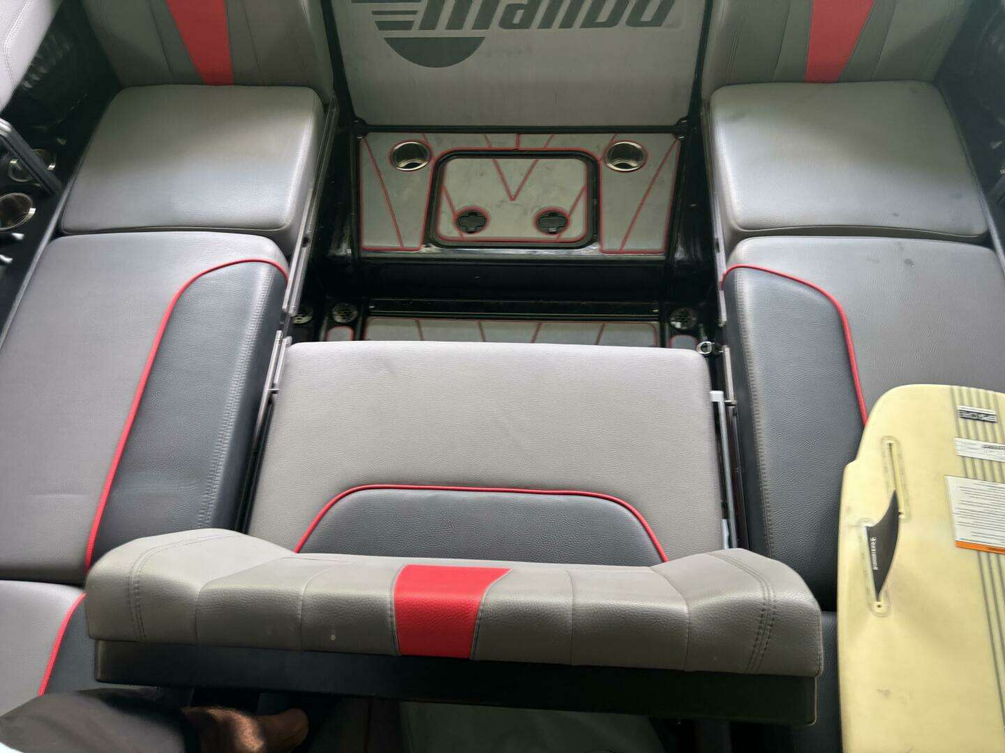 2022 Malibu 23 LSV - Image 62