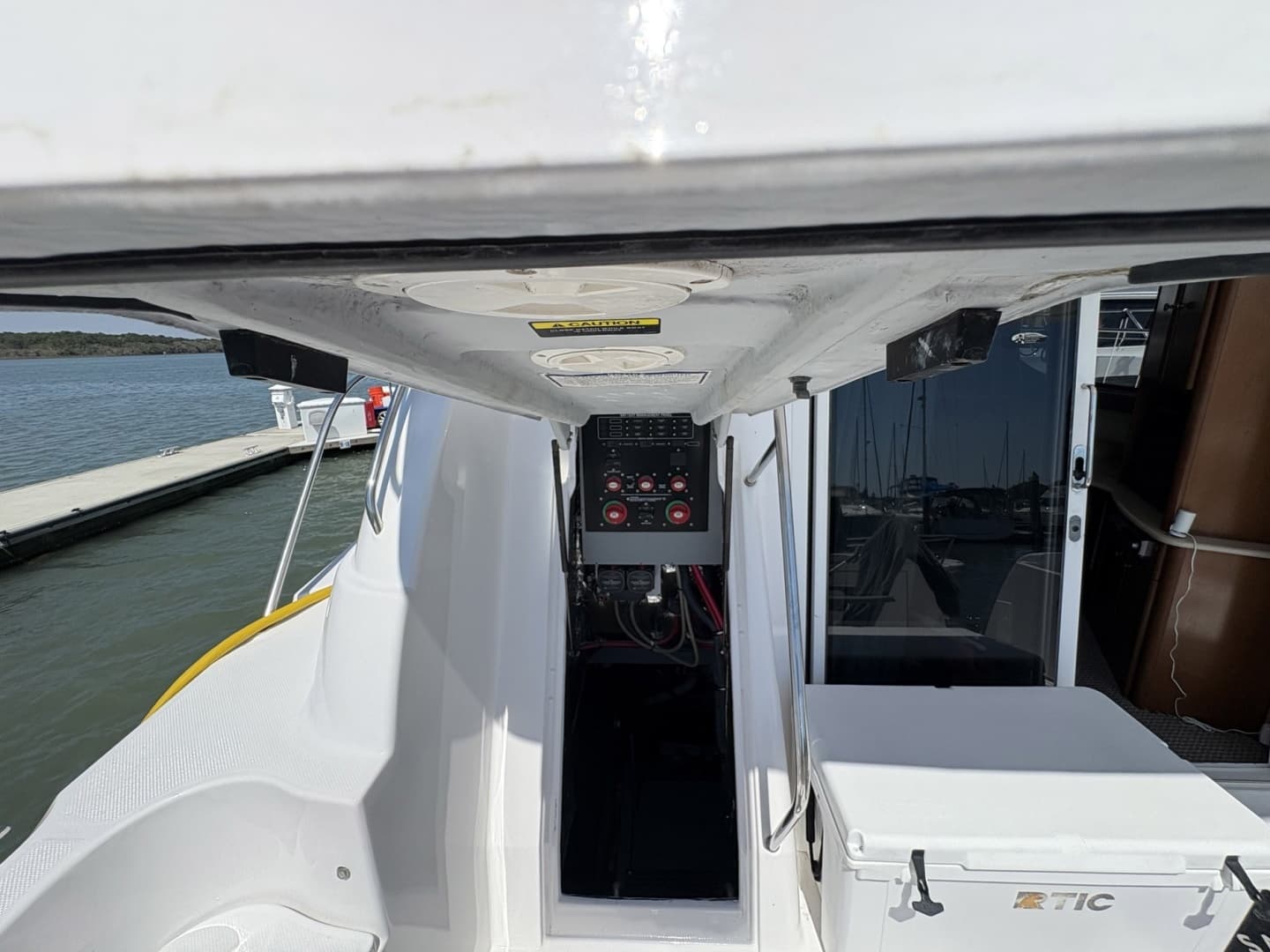 2005 Meridian 411 Sedan - Image 36