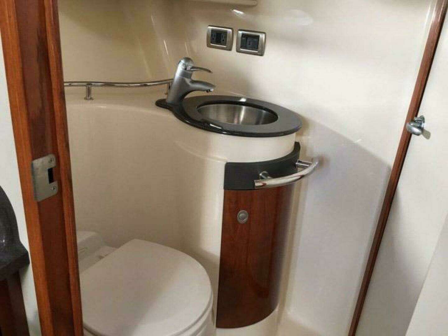 2004 Sea Ray — - Image 21