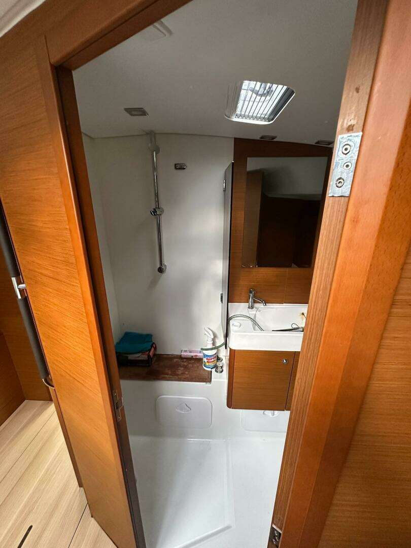 2018 Jeanneau Sun Odyssey 479 - Image 51