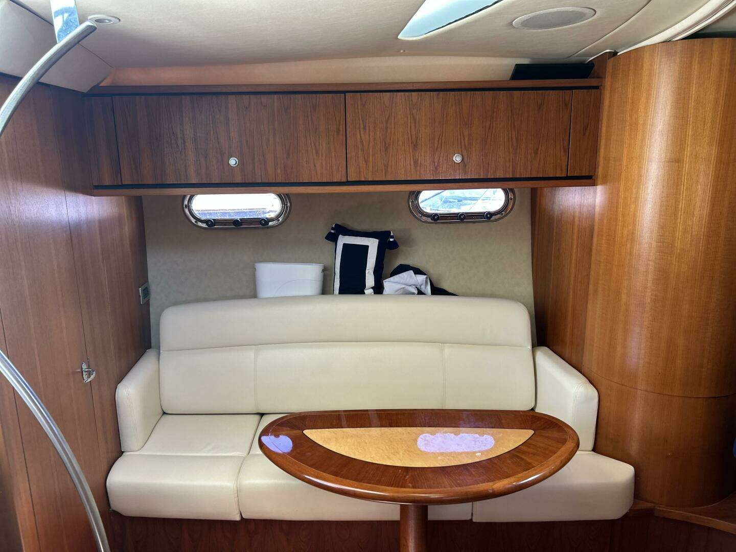 2008 Tiara Yachts 3500 Sovran - Image 32