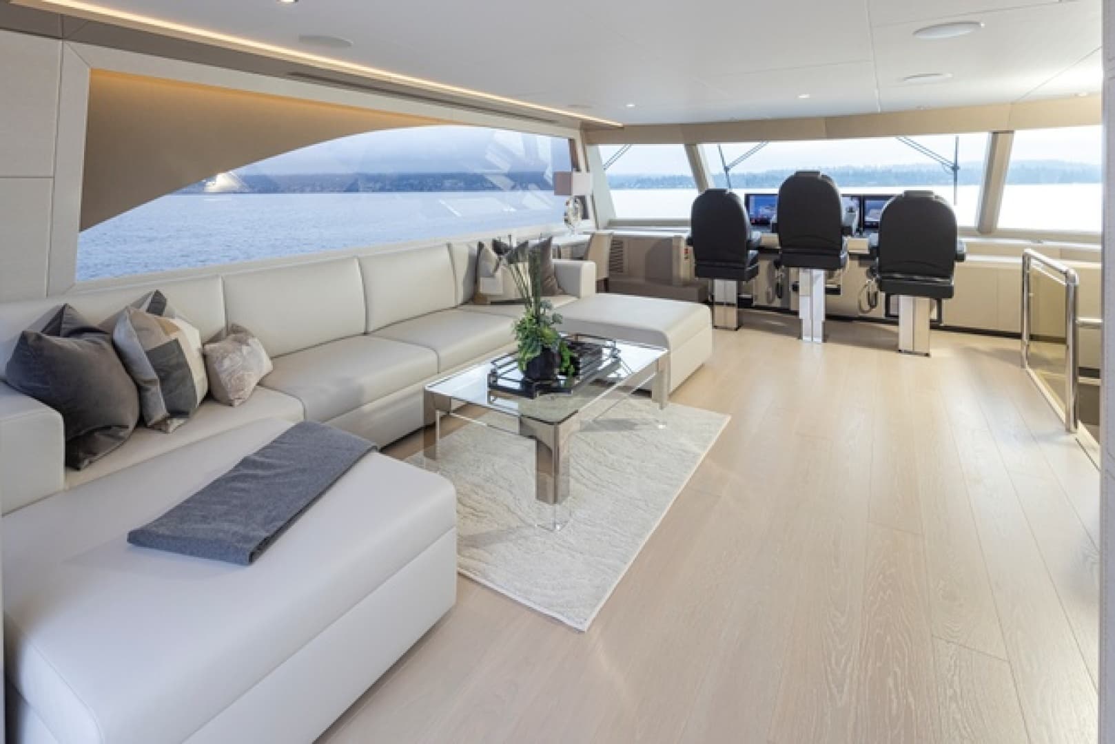 2027 Ocean Alexander 27R - Image 18