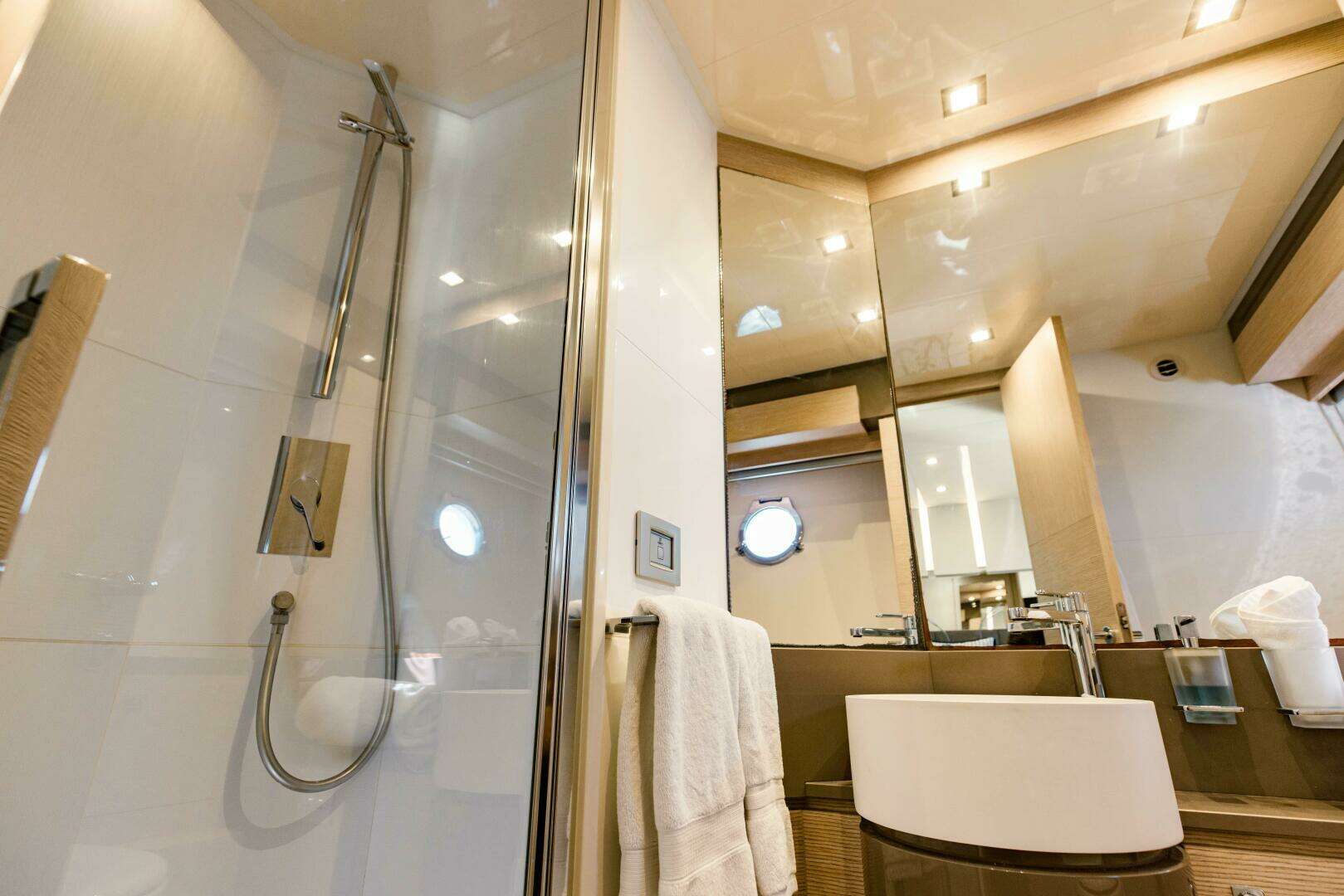 2017 Ferretti Yachts 750 - Image 102