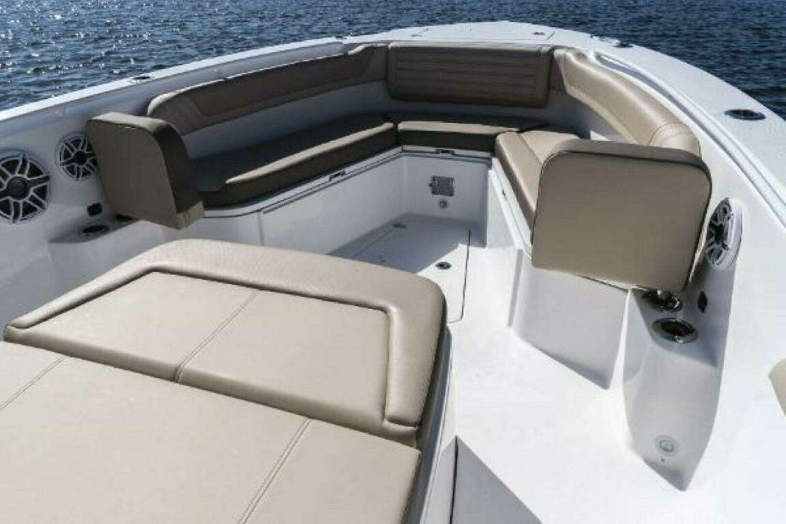 2025 Edgewater 340CC - Image 4