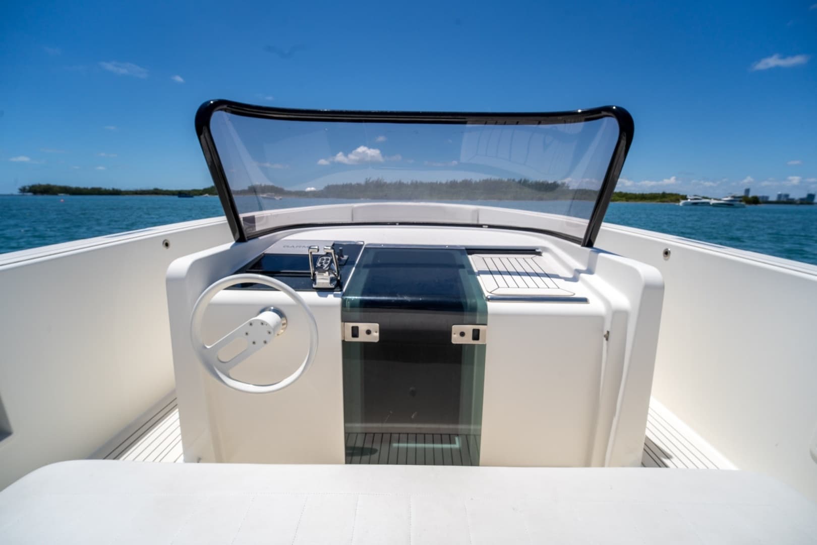 2014 VanDutch 40 - Image 13