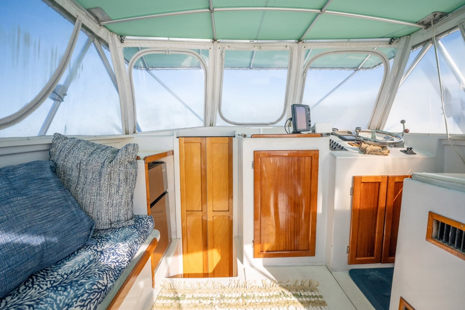 2005 Custom Michael Fritz 34' Pilothouse - Image 6