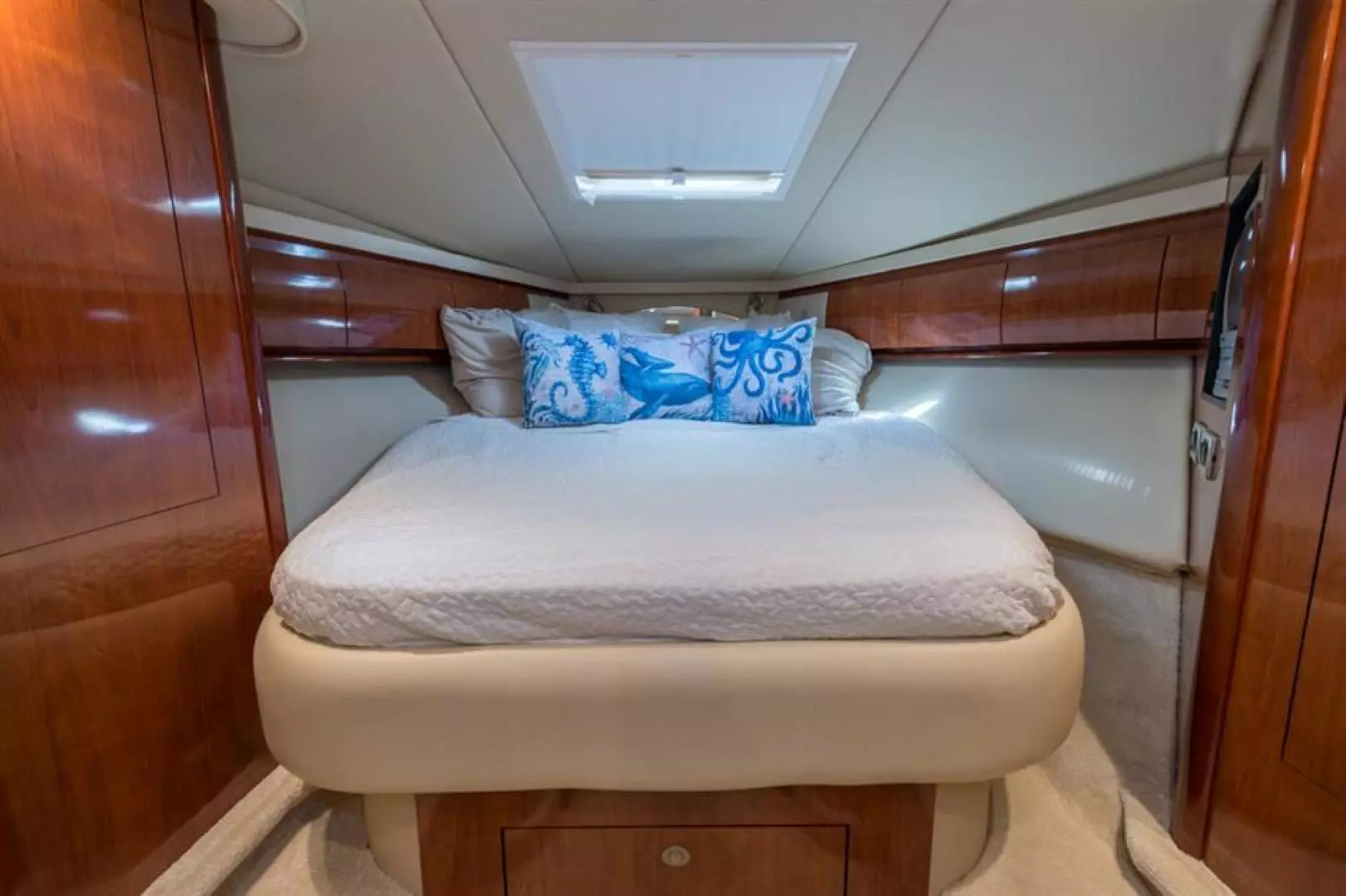 2004 Sea Ray 420 Sundancer - Image 10
