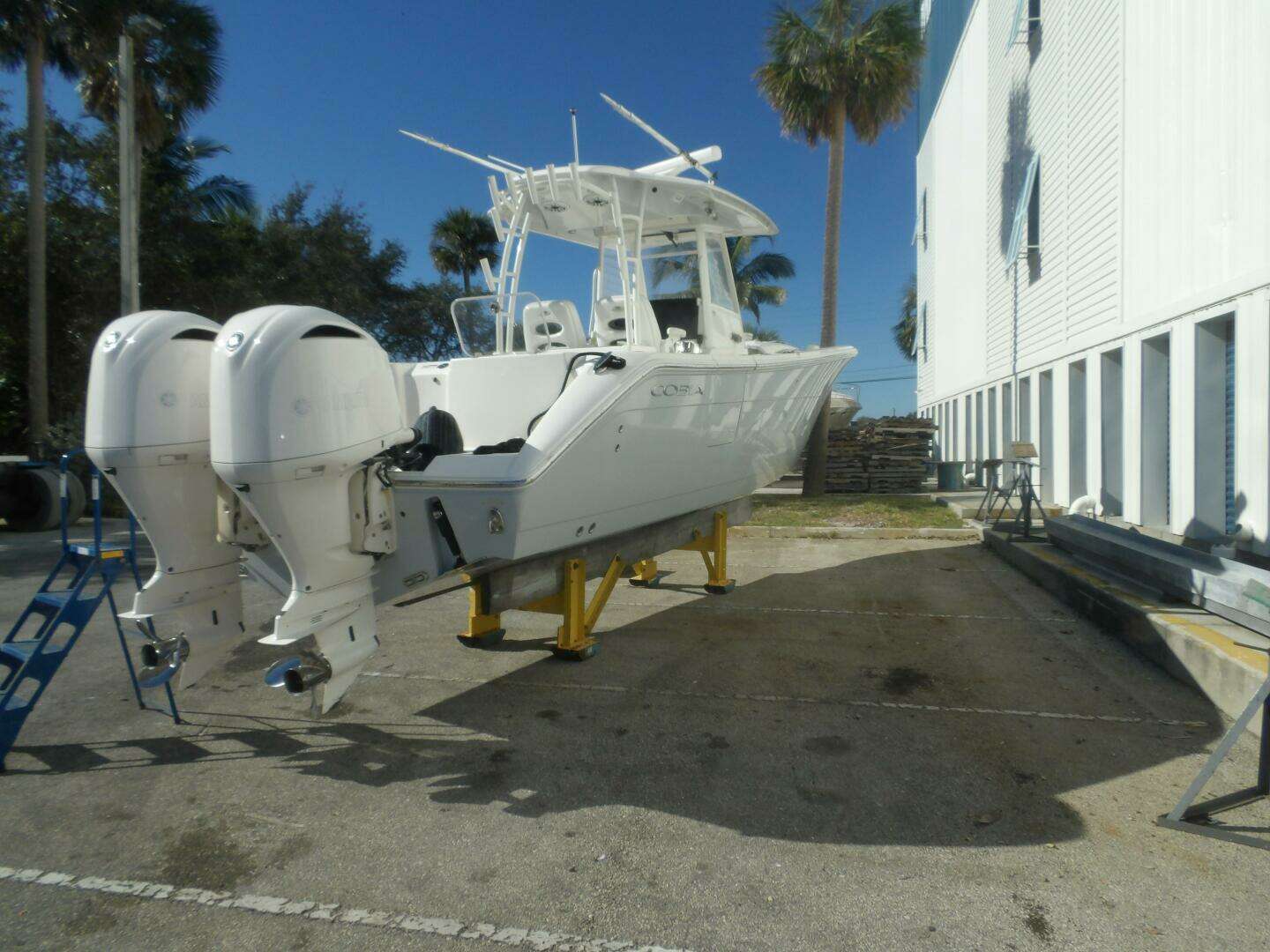 2020 Cobia 320 CC - Image 11