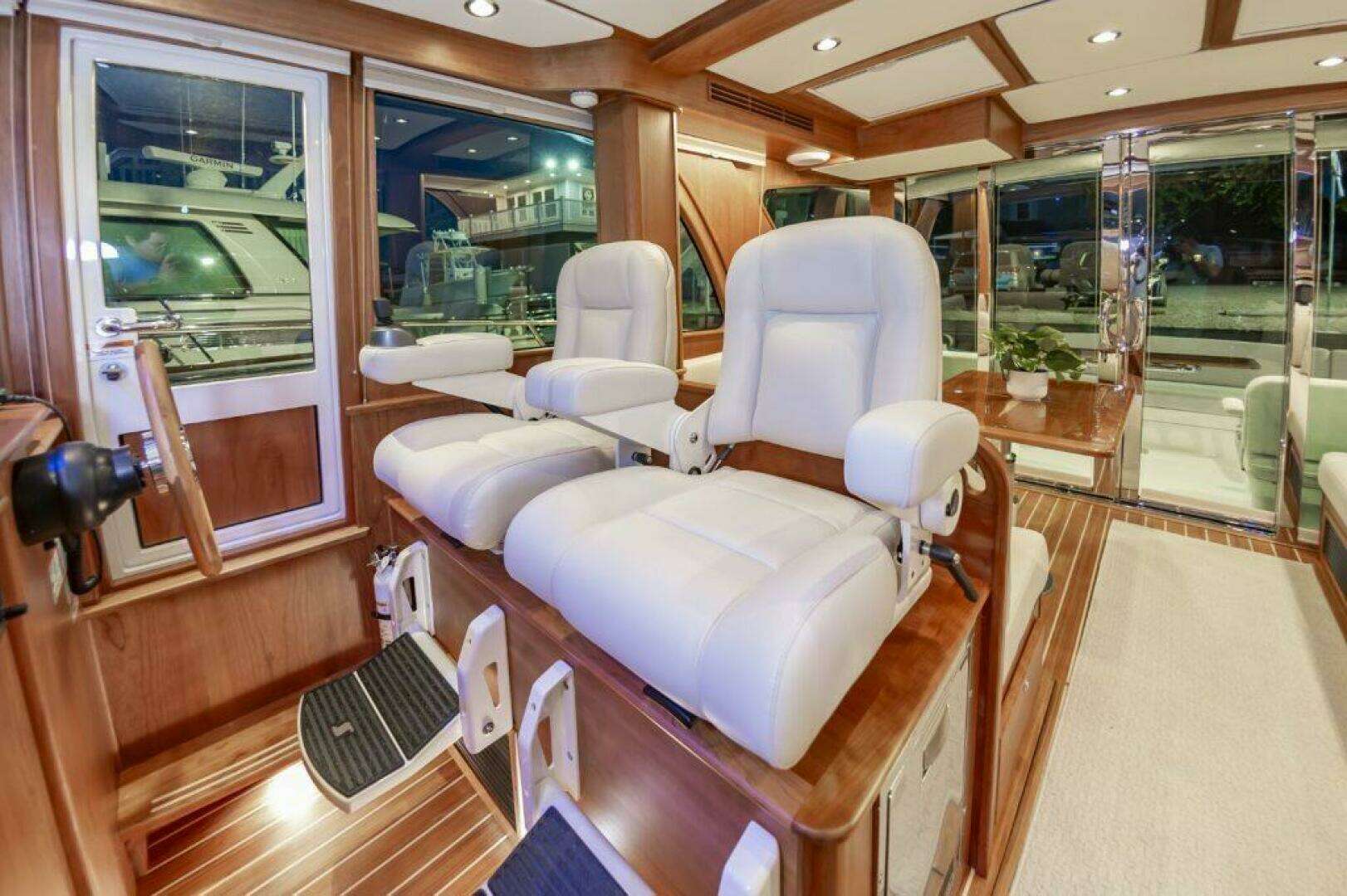 2026 Sabre 43 Salon Express - Image 26
