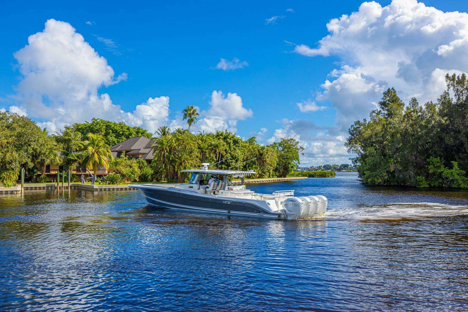 2019 HCB 53 Suenos - Image 3