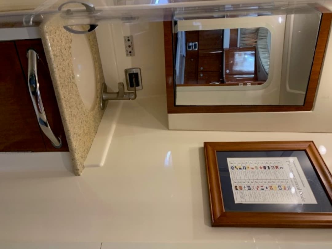 2004 Sea Ray 390 Motor Yacht - Image 79