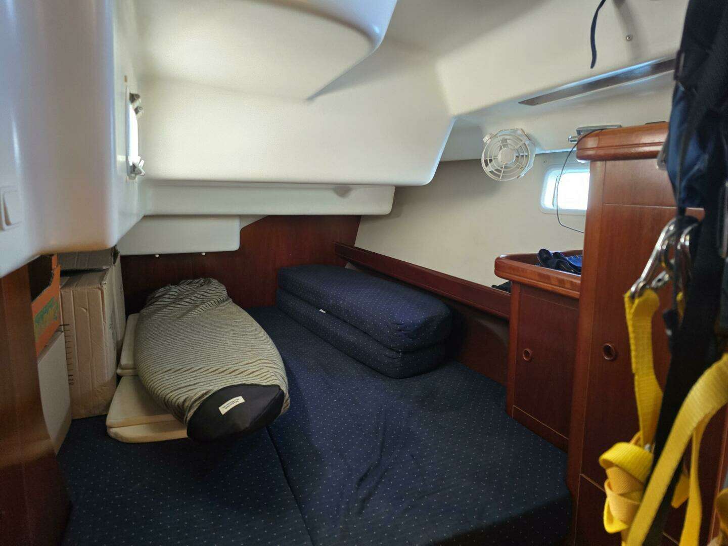 2003 Beneteau Oceanis 473 - Image 14