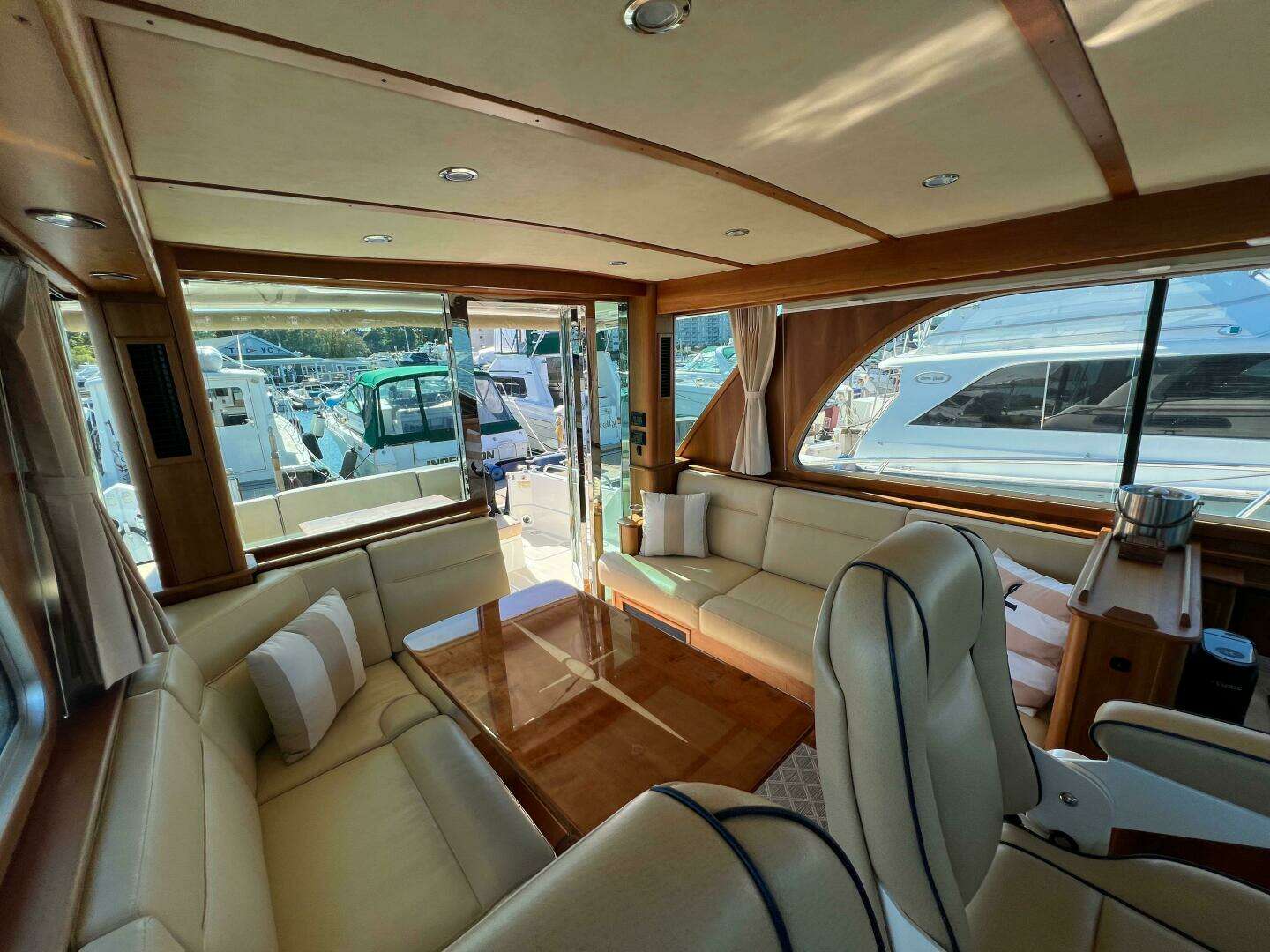 2018 Sabre 45 Salon Express - Image 21