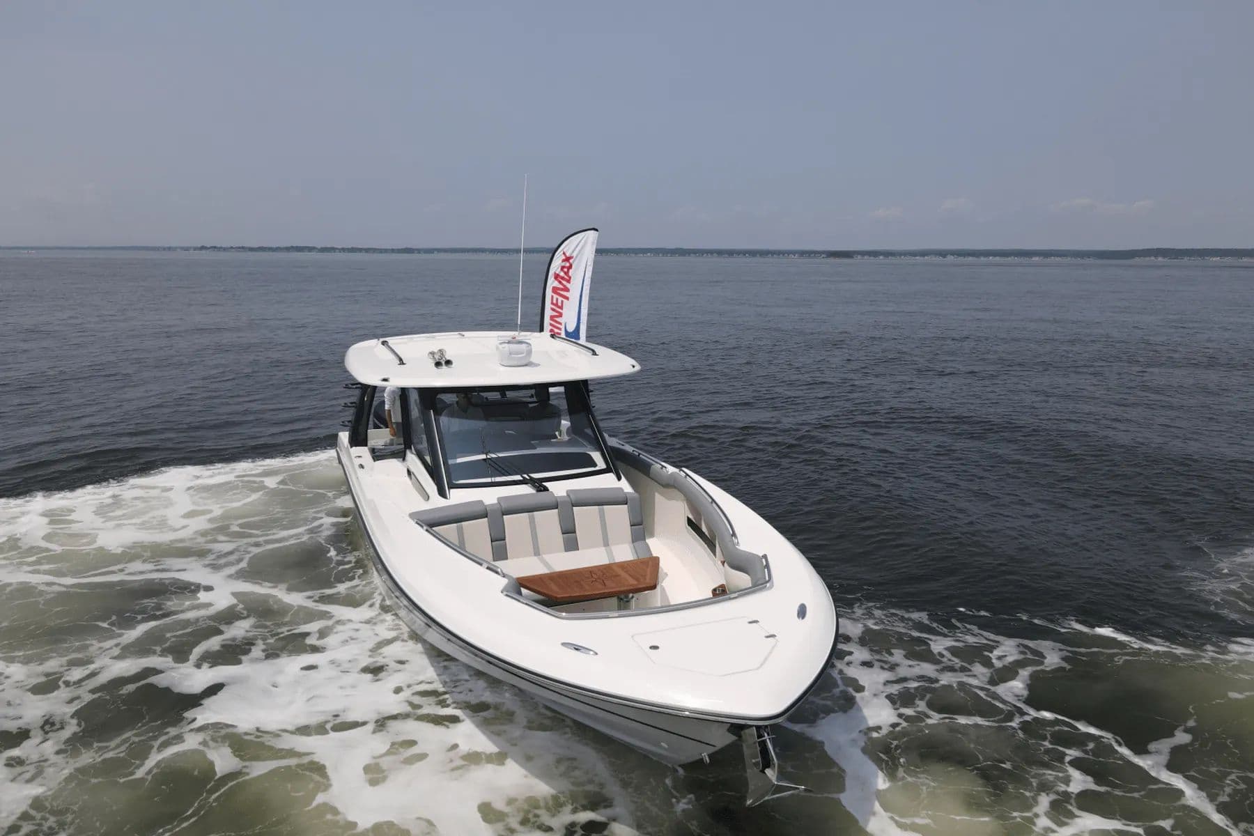 2025 Boston Whaler 350 Realm - 4