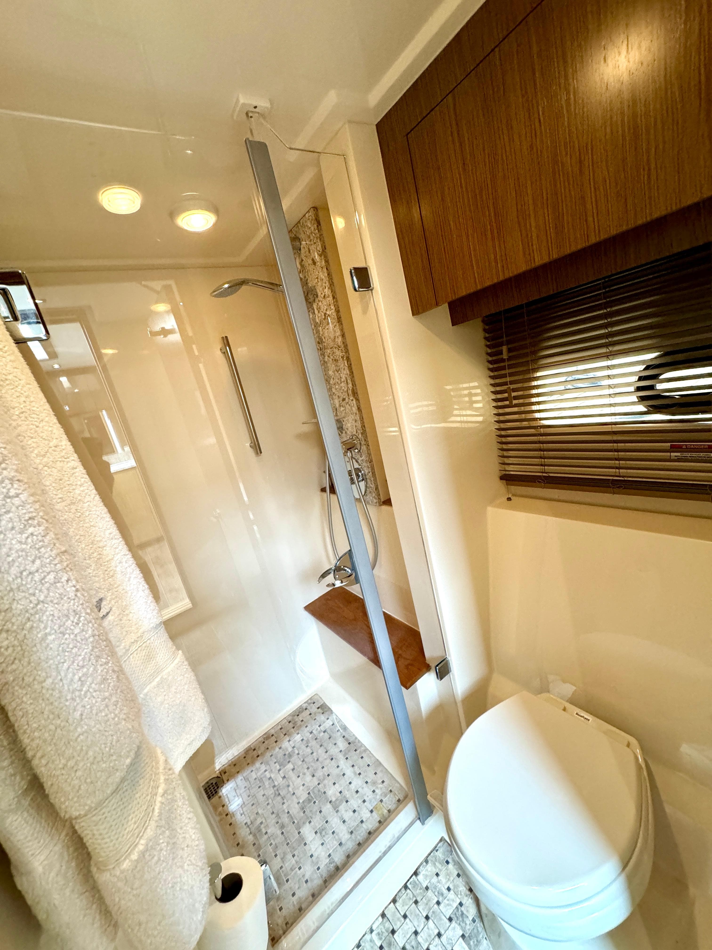 Master StateRoom - Head