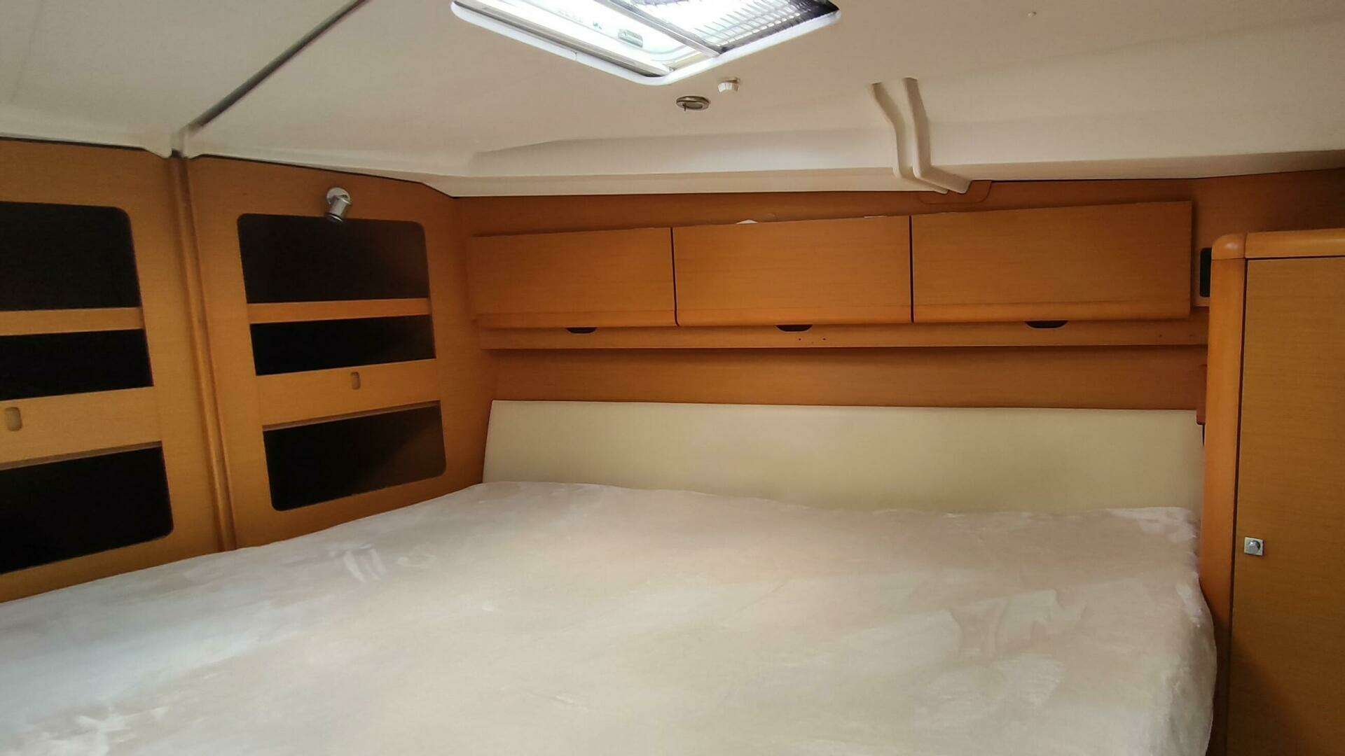 2011 Jeanneau 44i - Image 14