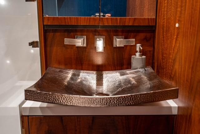 1999 Jim Smith Custom 66 Sportfish - 36