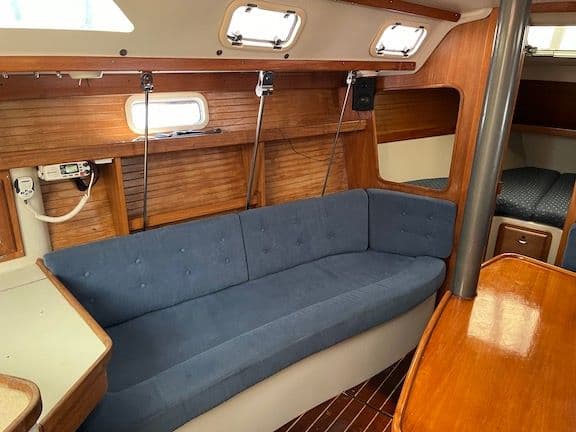 1993 Catalina 320 - 10