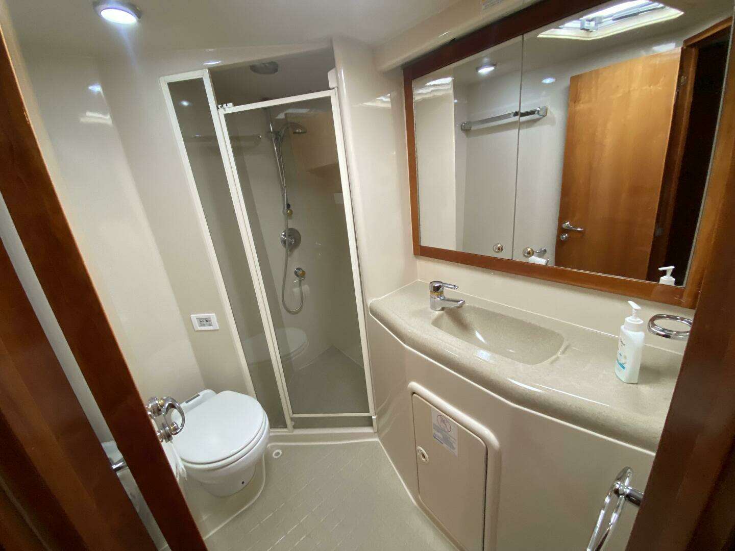 2001 Riviera 43 Flybridge - Image 12