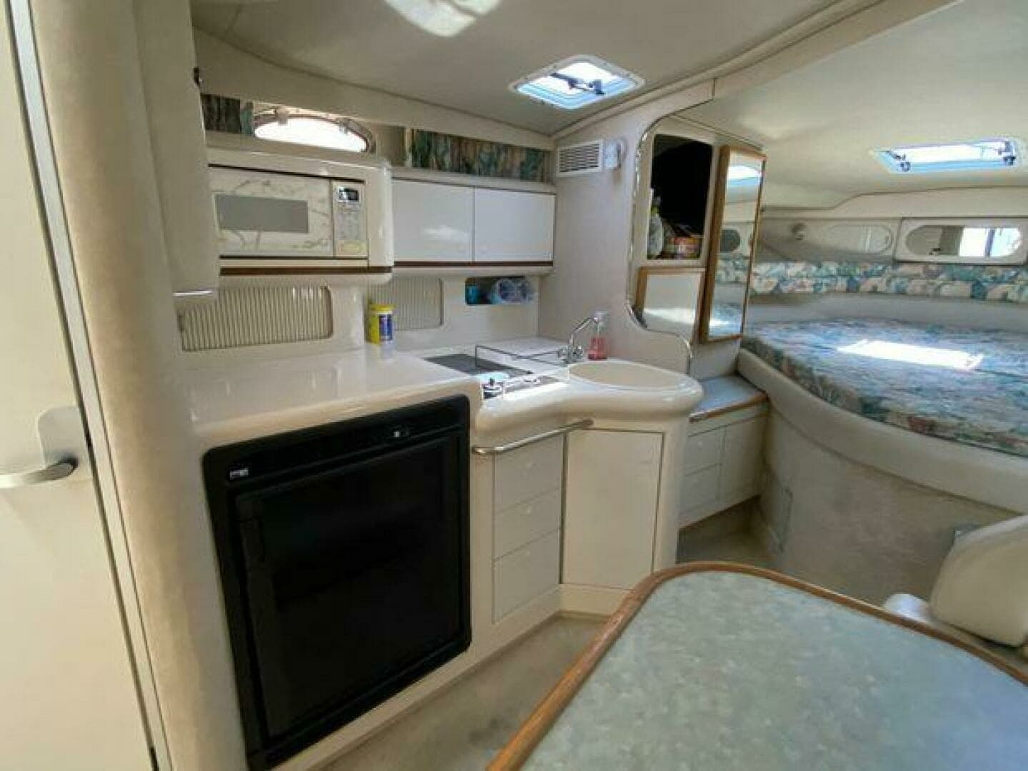 1996 Sea Ray 330DA - Image 14
