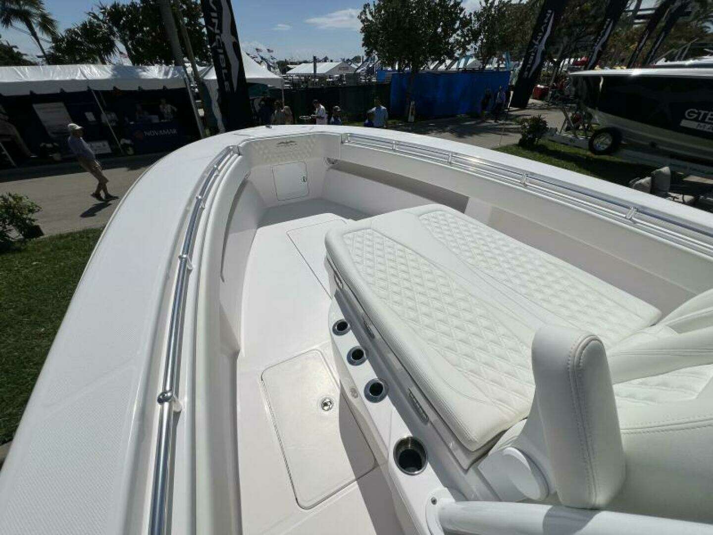 2026 Invincible 33 Open Fisherman - Image 16