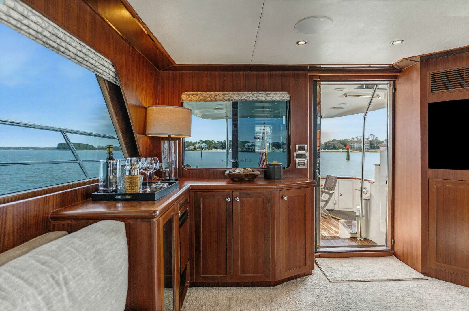 2013 Ocean Alexander 65 PILOTHOUSE - Image 12