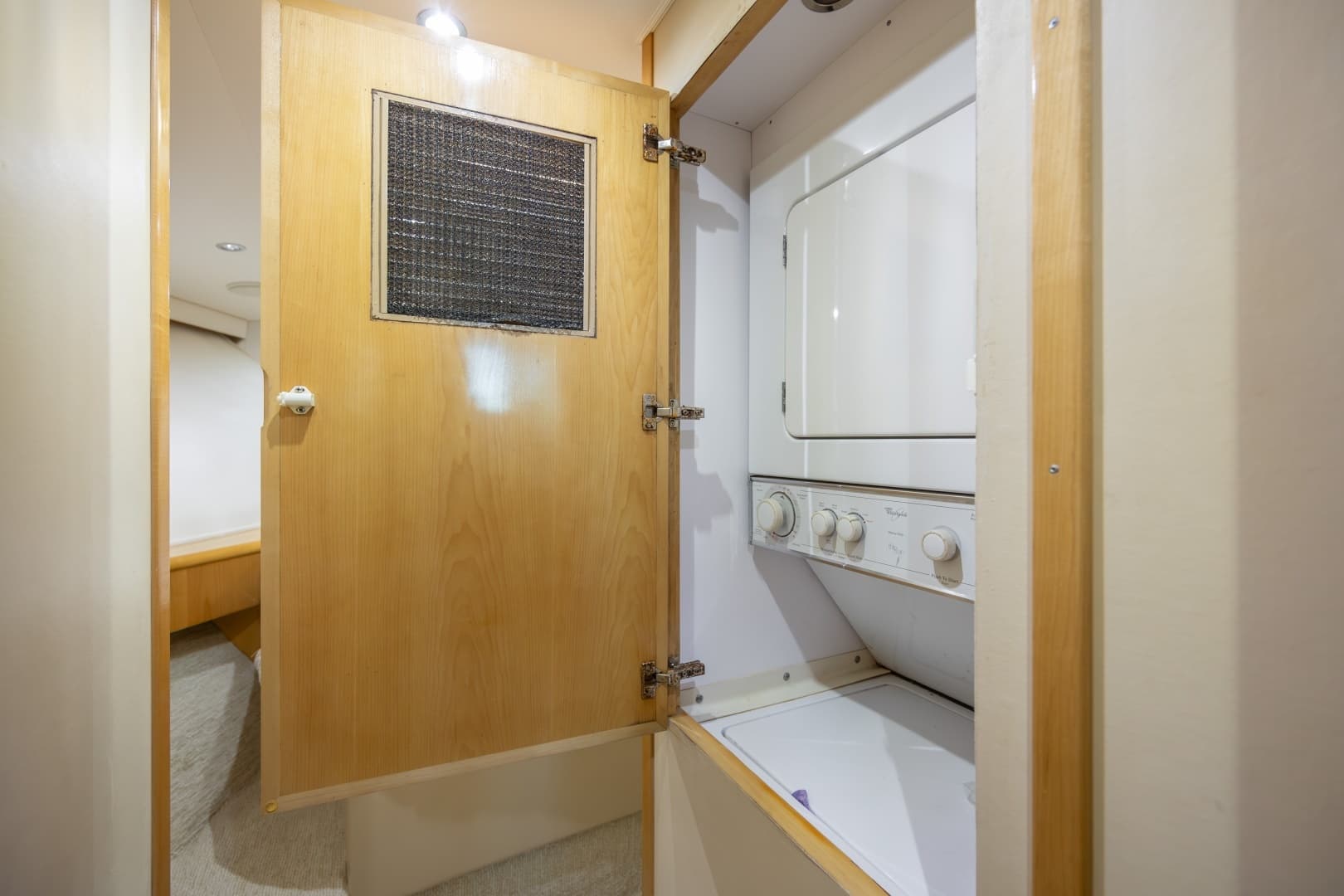 2000 Hatteras 50 Convertible - Image 27