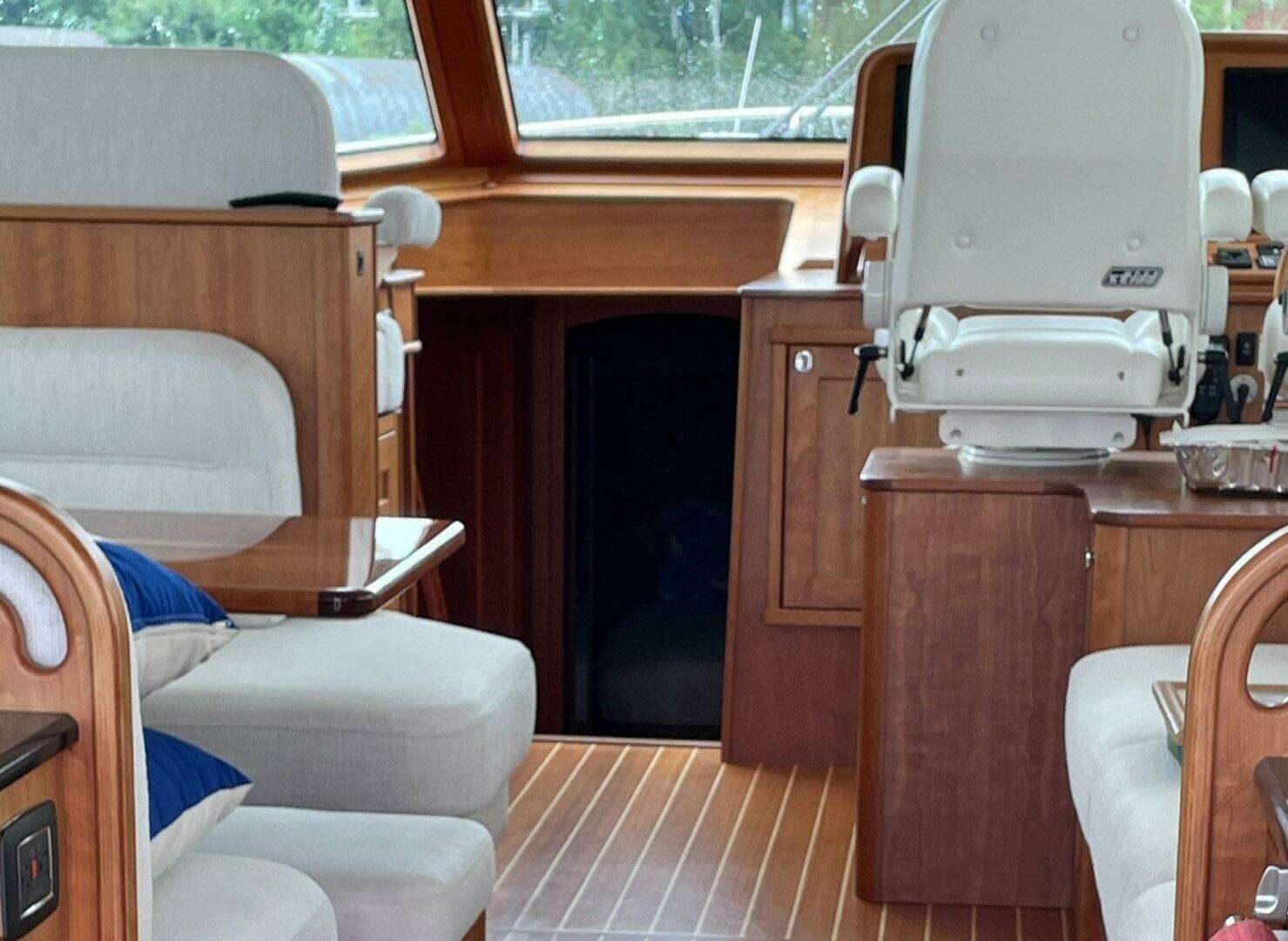 2021 Sabre 58 Salon Express - Image 12