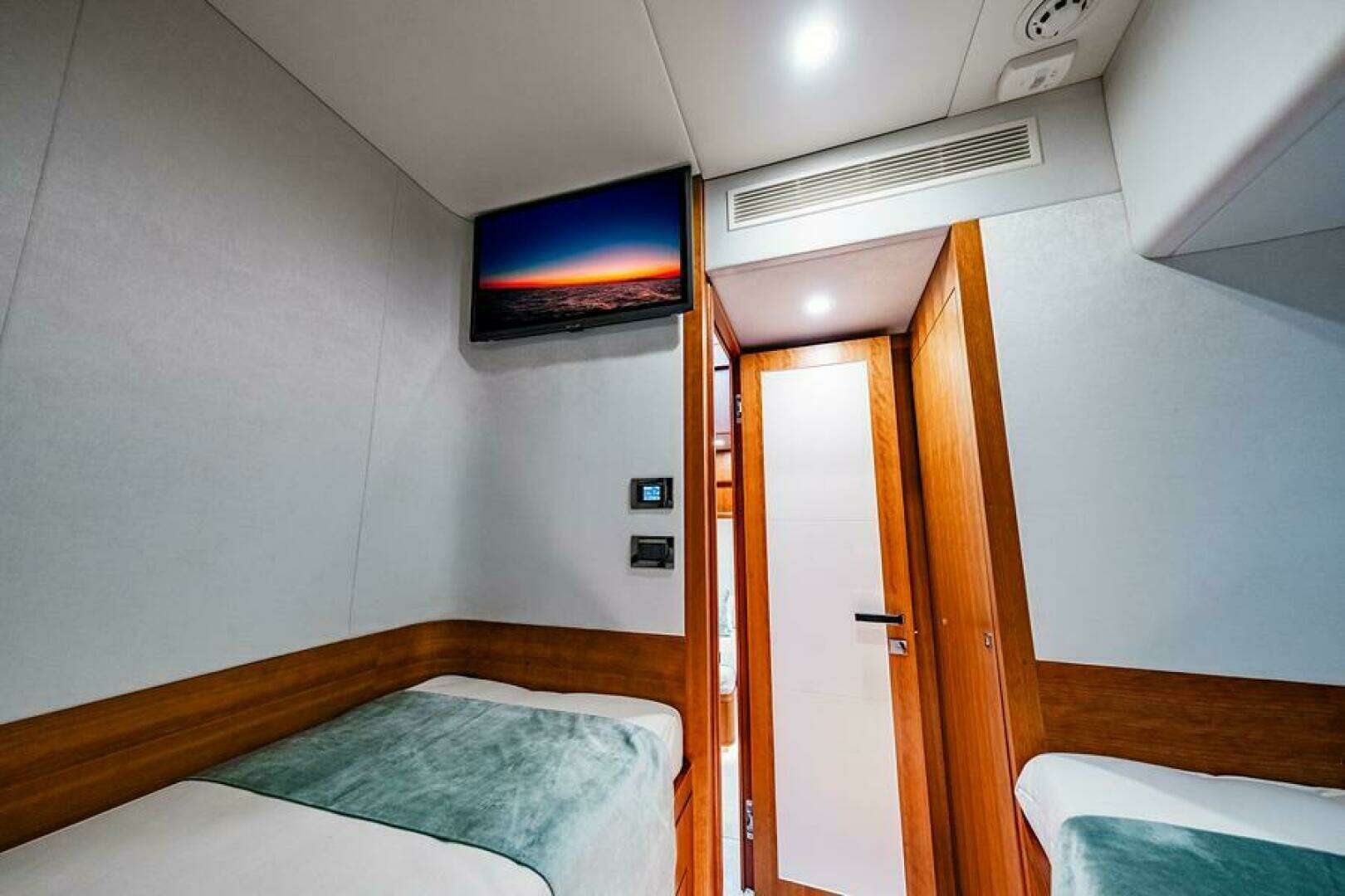 2024 Johnson Skylounge - Image 31