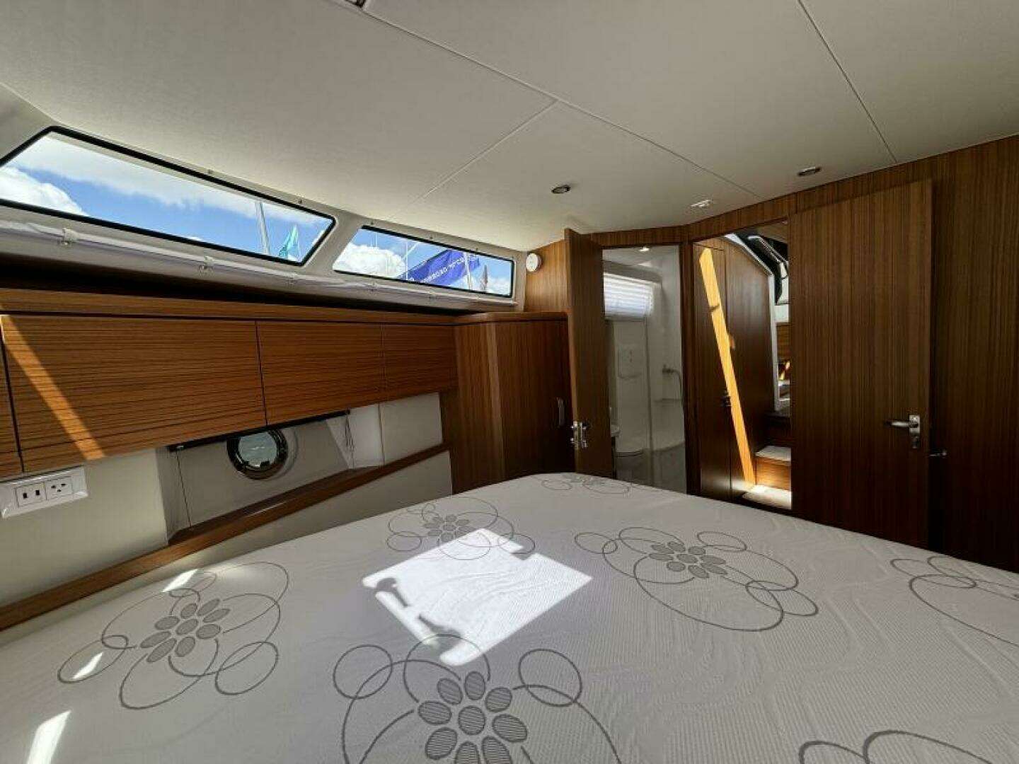 2026 Greenline 40 Hybrid - Image 33