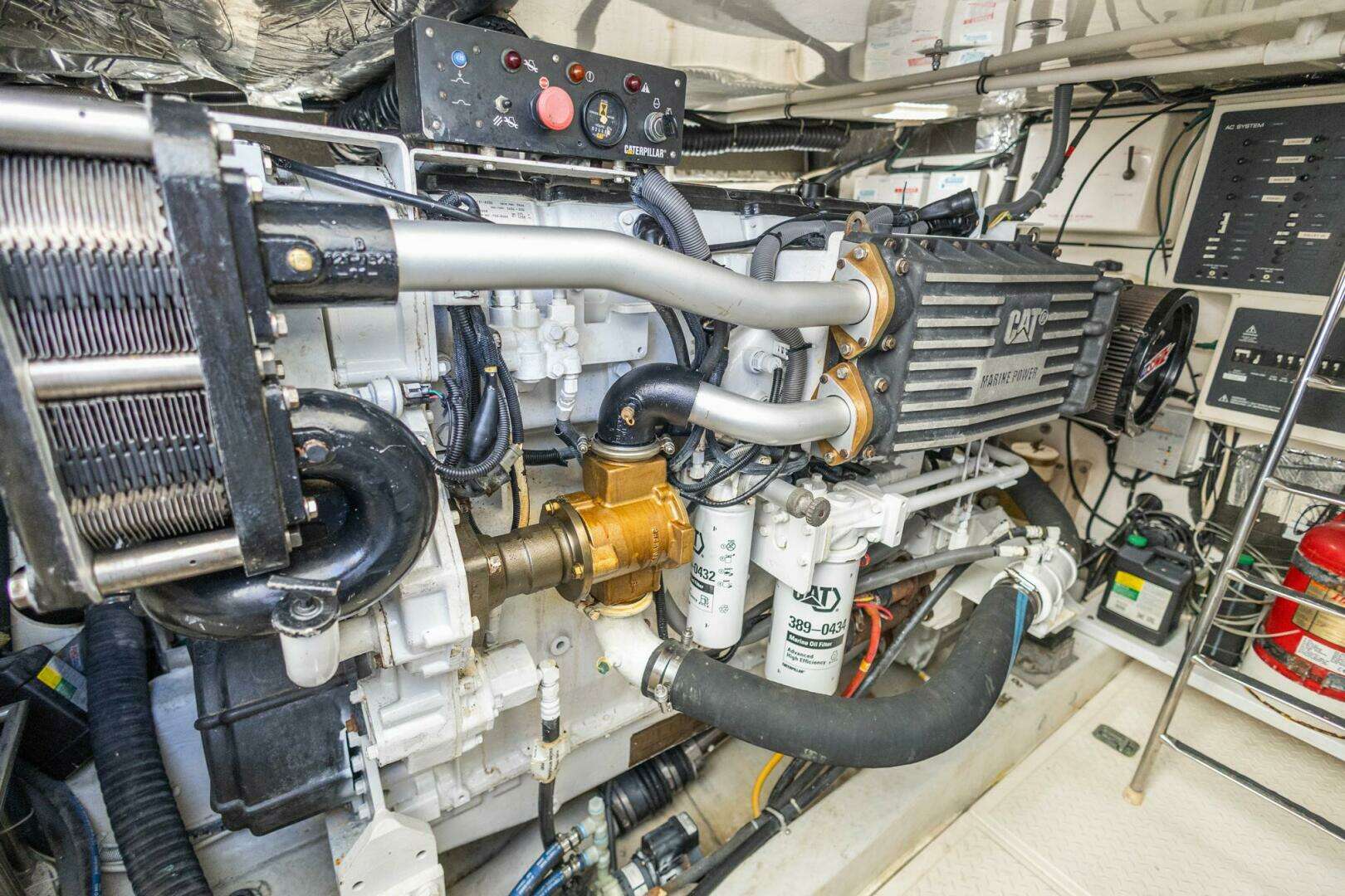 2000 Tiara Yachts 5200 Express - Image 31