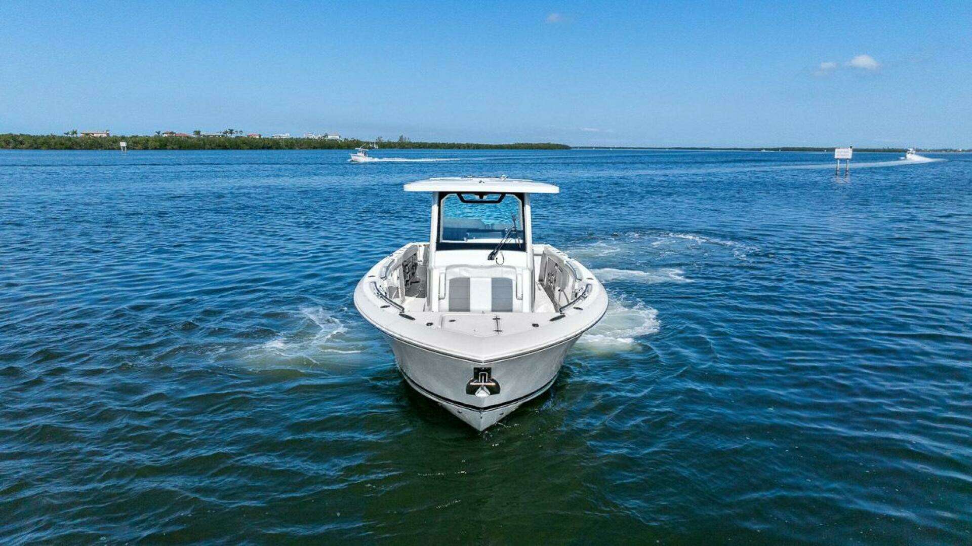 2021 Pursuit S328 - Image 18