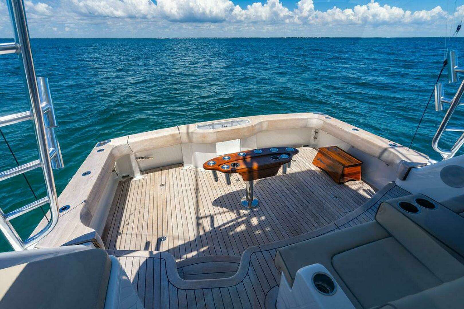 2023 Hatteras GT45X - Image 9