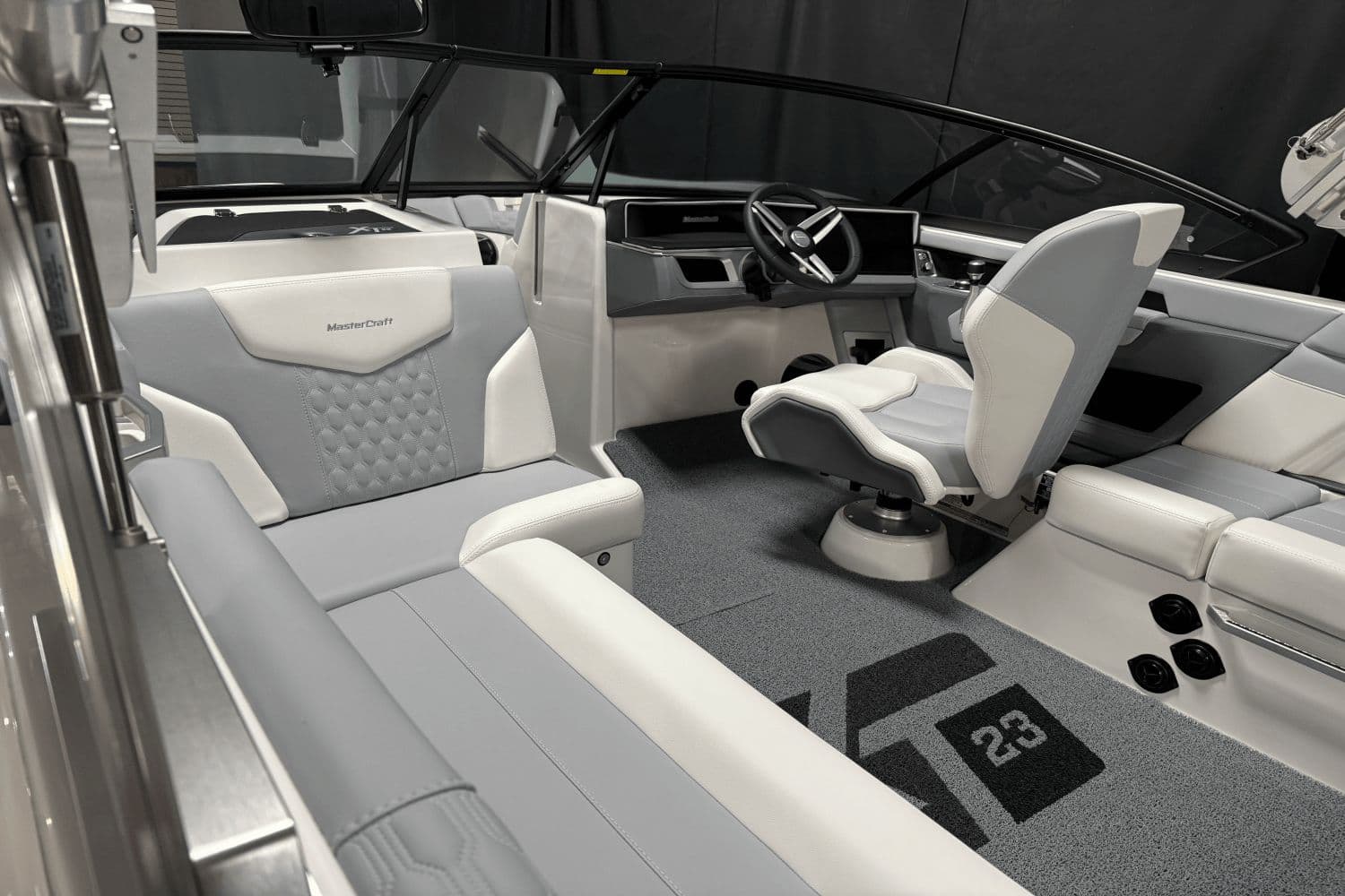 2026 MasterCraft XT23 - 10