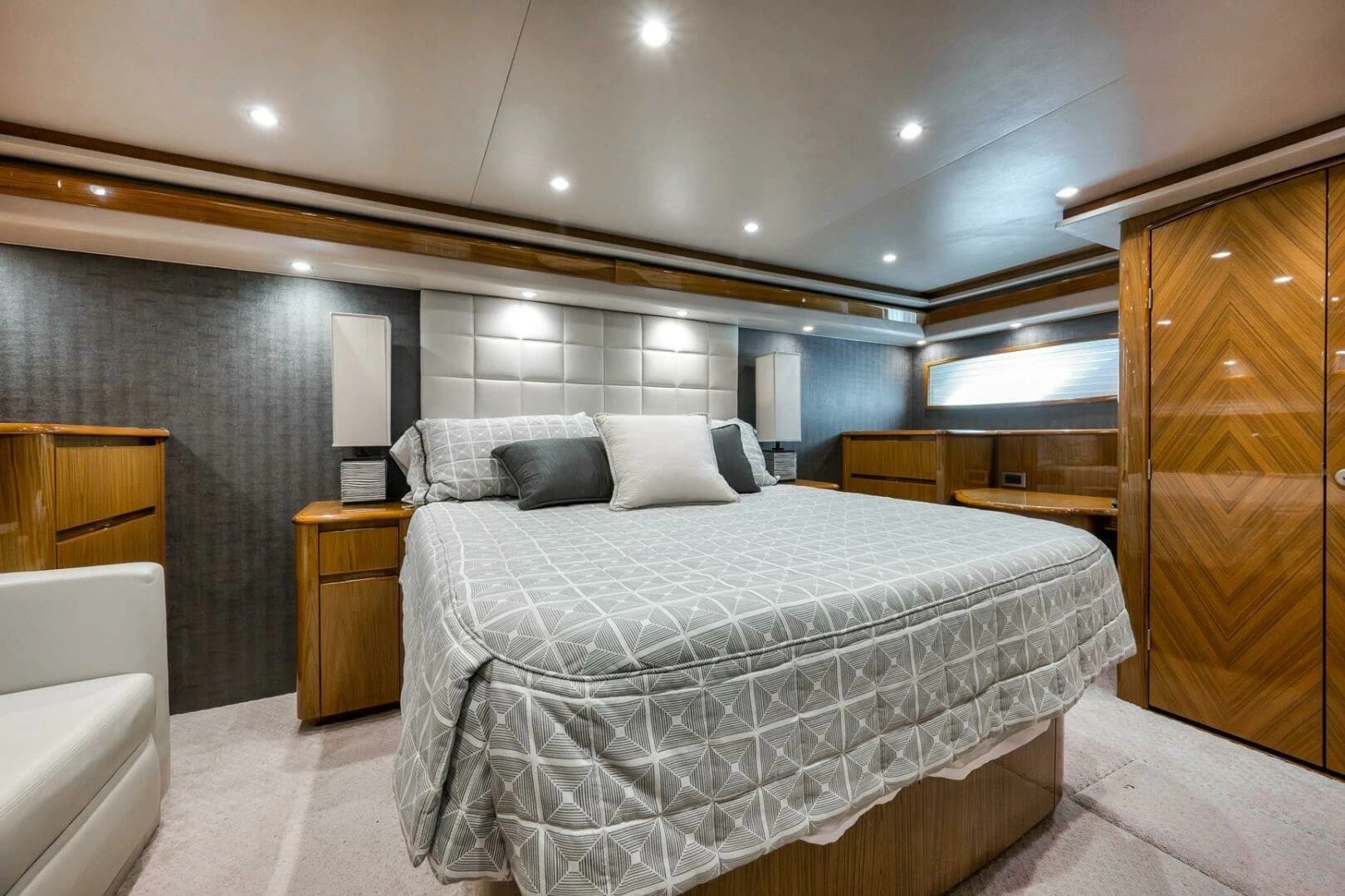 2011 Viking 76 Enclosed Bridge - Image 24